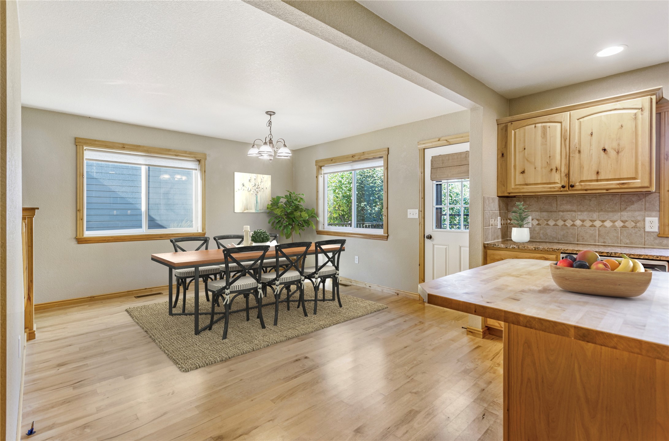 Lolo, Montana 59847, United States, 3 Bedrooms Bedrooms, ,2 BathroomsBathrooms,Residential,Pending,38803