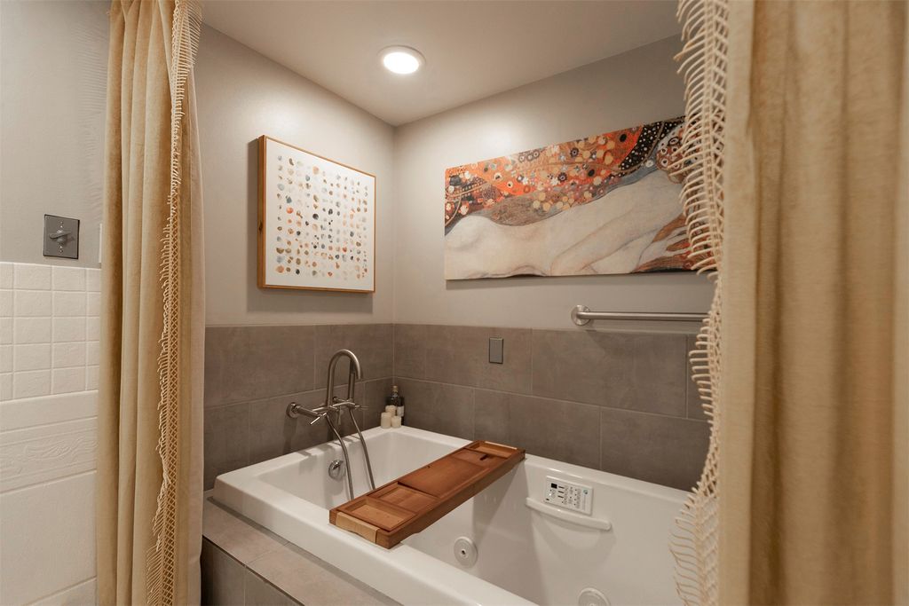 Photo of 207 E Main Street, Missoula, MT 59802 (MLS # 30065490)