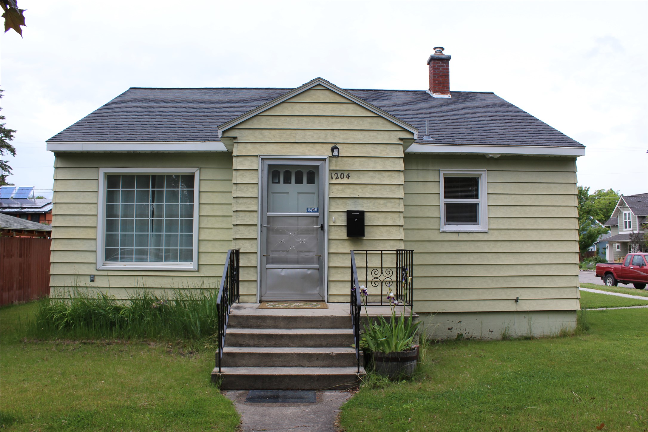 1204 S 4th Street W