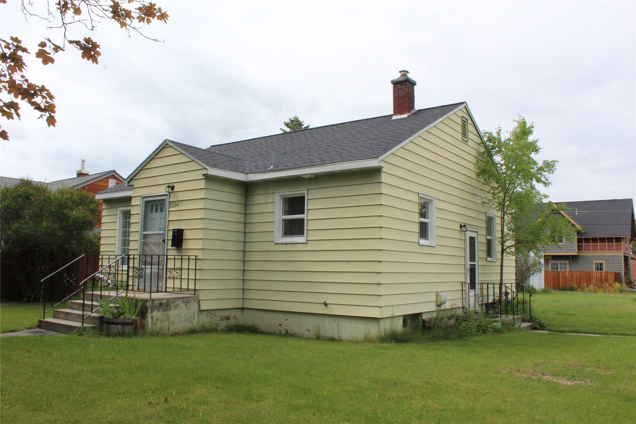 1204 S 4th Street W