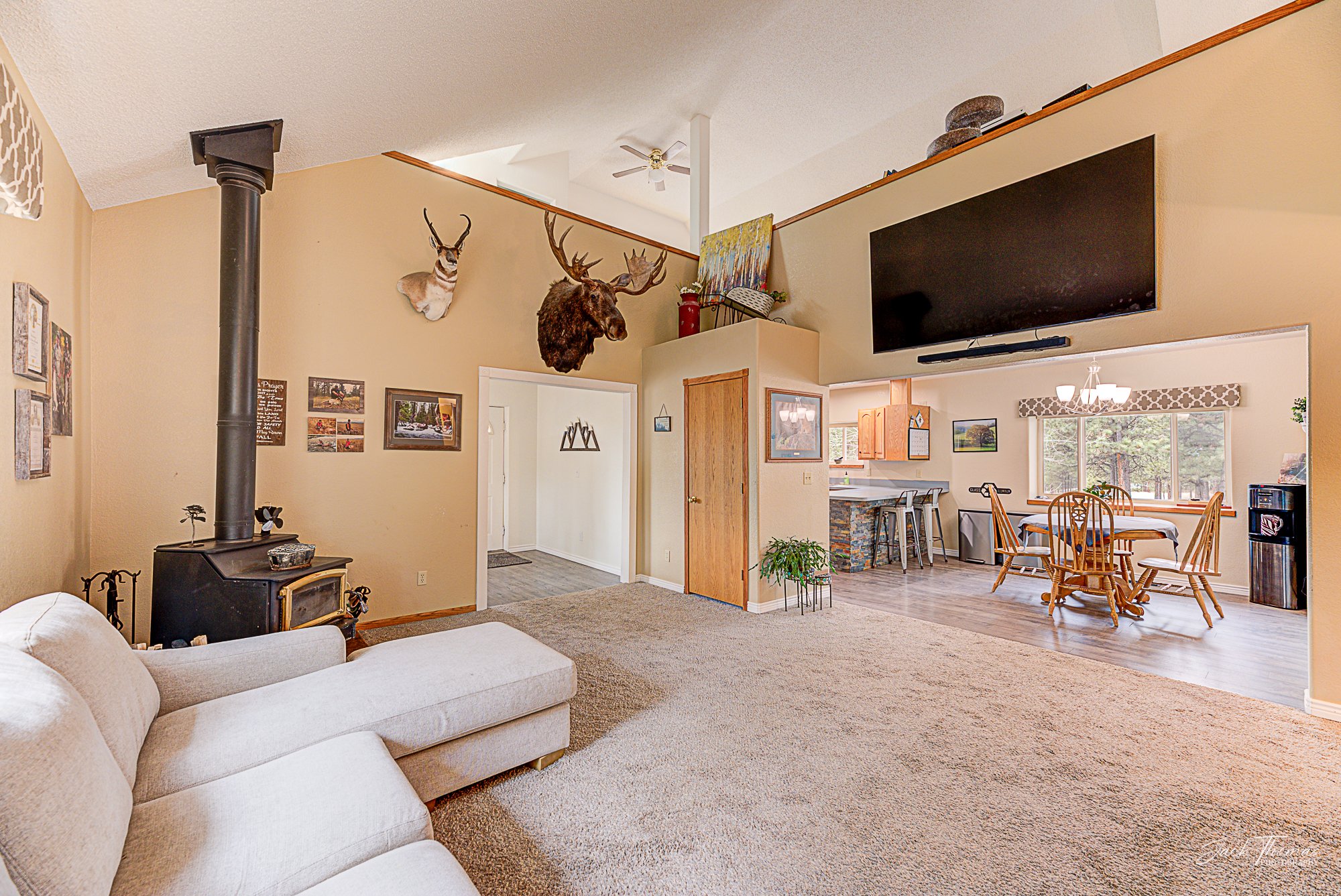 Clancy, Montana 59634, United States, 4 Bedrooms Bedrooms, ,3 BathroomsBathrooms,Residential,Pending,89810