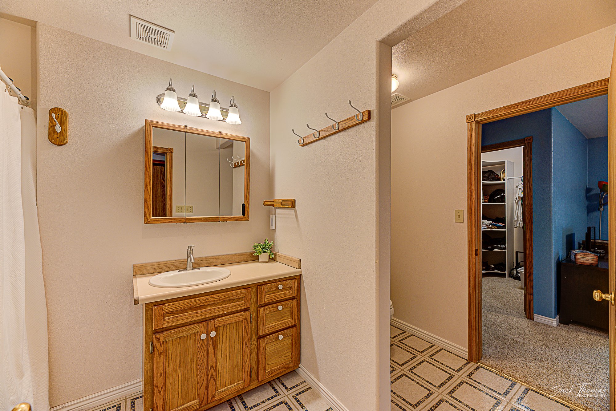 Clancy, Montana 59634, United States, 4 Bedrooms Bedrooms, ,3 BathroomsBathrooms,Residential,Pending,89810