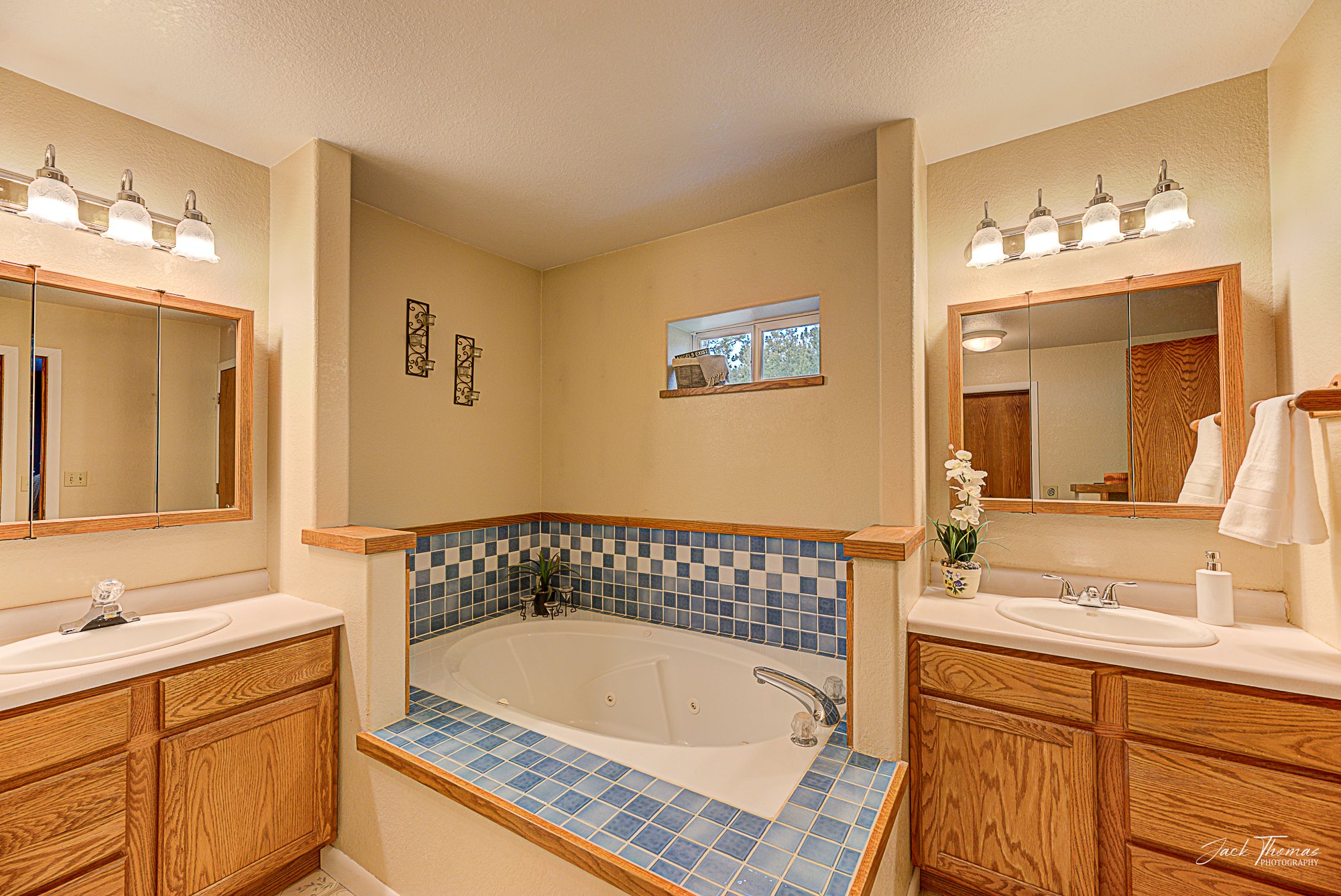 Clancy, Montana 59634, United States, 4 Bedrooms Bedrooms, ,3 BathroomsBathrooms,Residential,Pending,89810