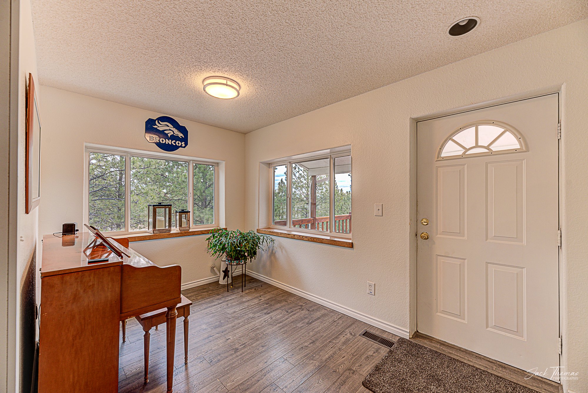 Clancy, Montana 59634, United States, 4 Bedrooms Bedrooms, ,3 BathroomsBathrooms,Residential,Pending,89810