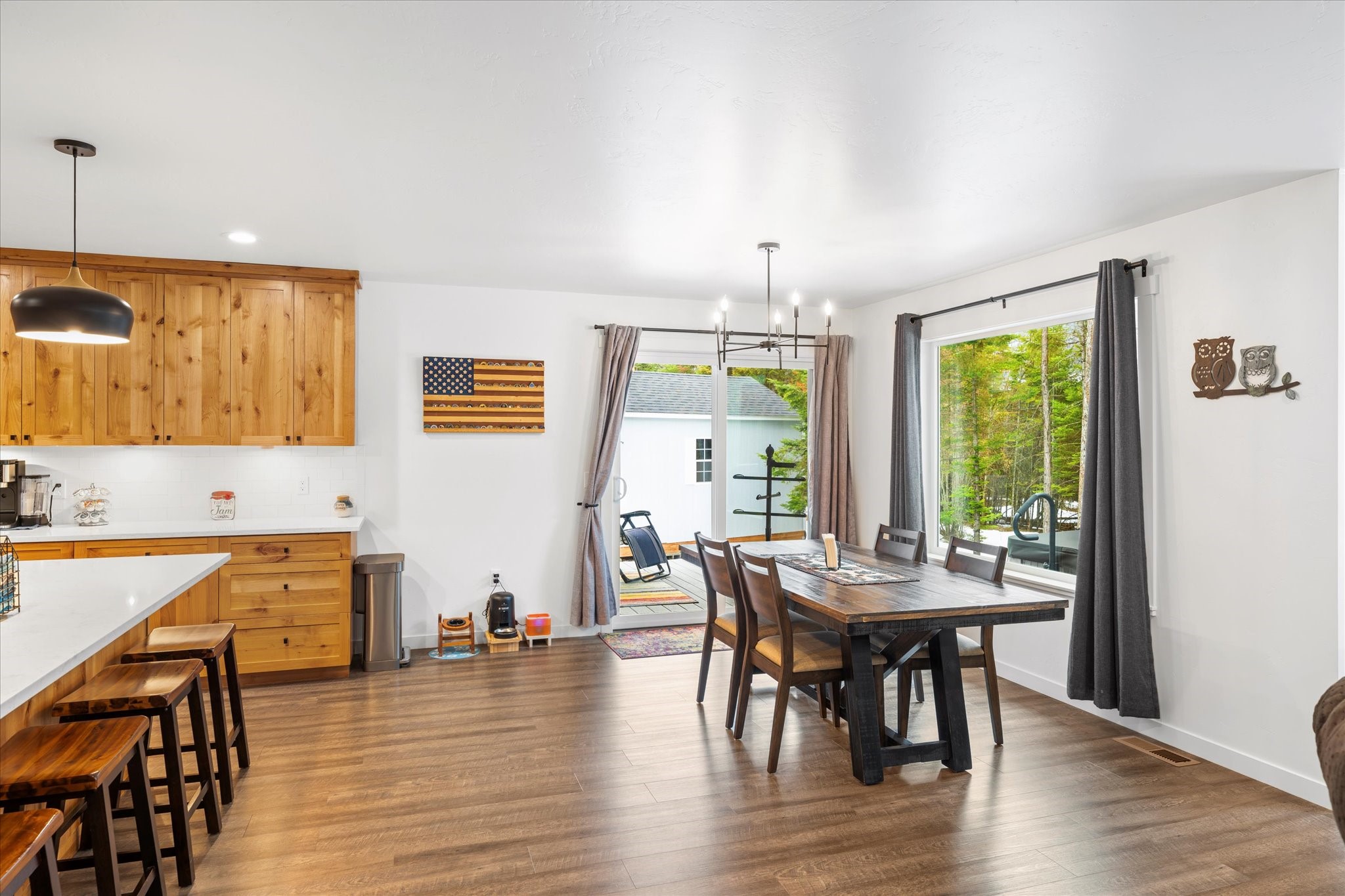 Bigfork, Montana 59911, United States, 3 Bedrooms Bedrooms, ,2 BathroomsBathrooms,Residential,Pending,48971