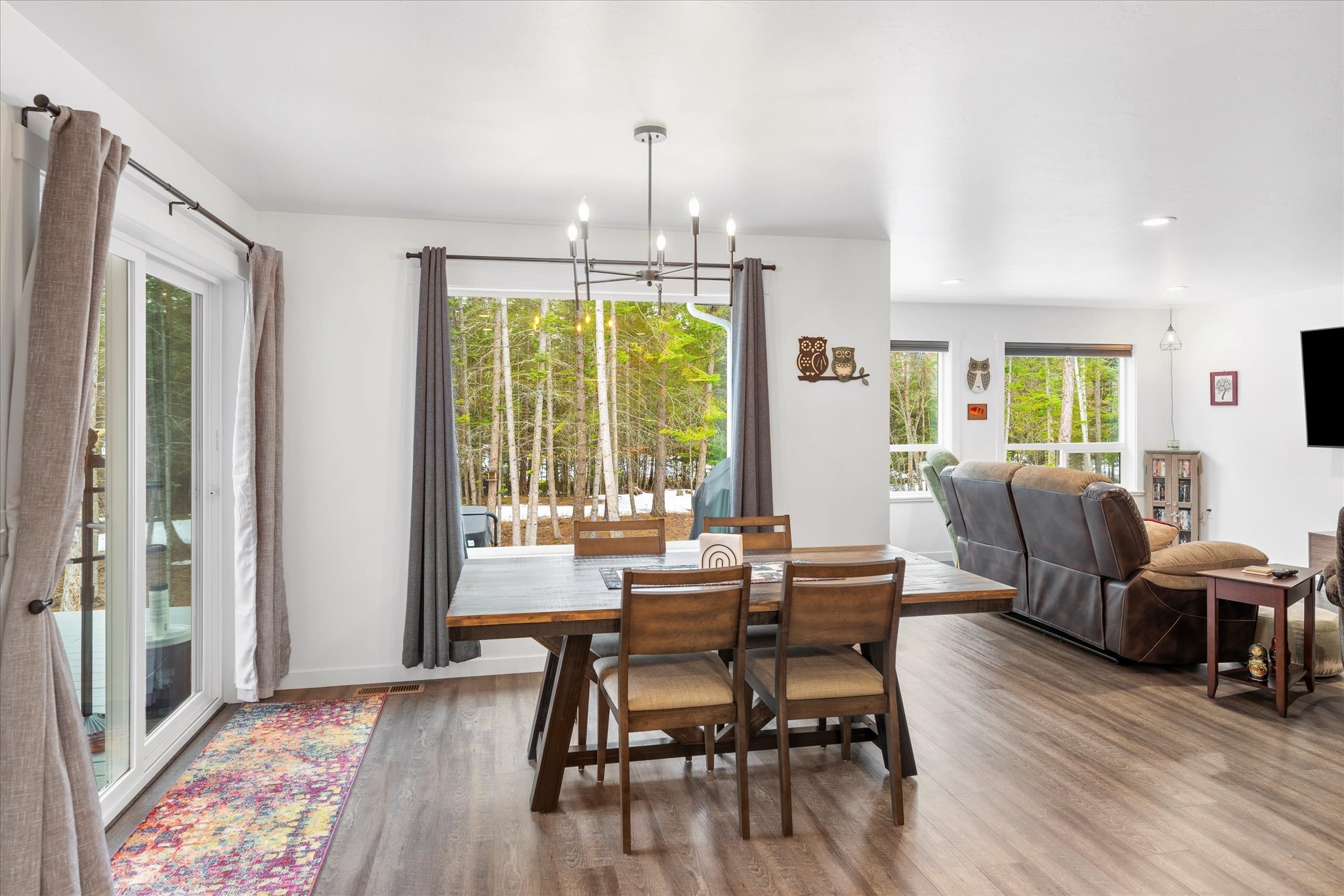 Bigfork, Montana 59911, United States, 3 Bedrooms Bedrooms, ,2 BathroomsBathrooms,Residential,Pending,48971