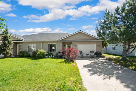 Photo of 126 Empire Loop, Kalispell, MT 59901 (MLS # 30073682)