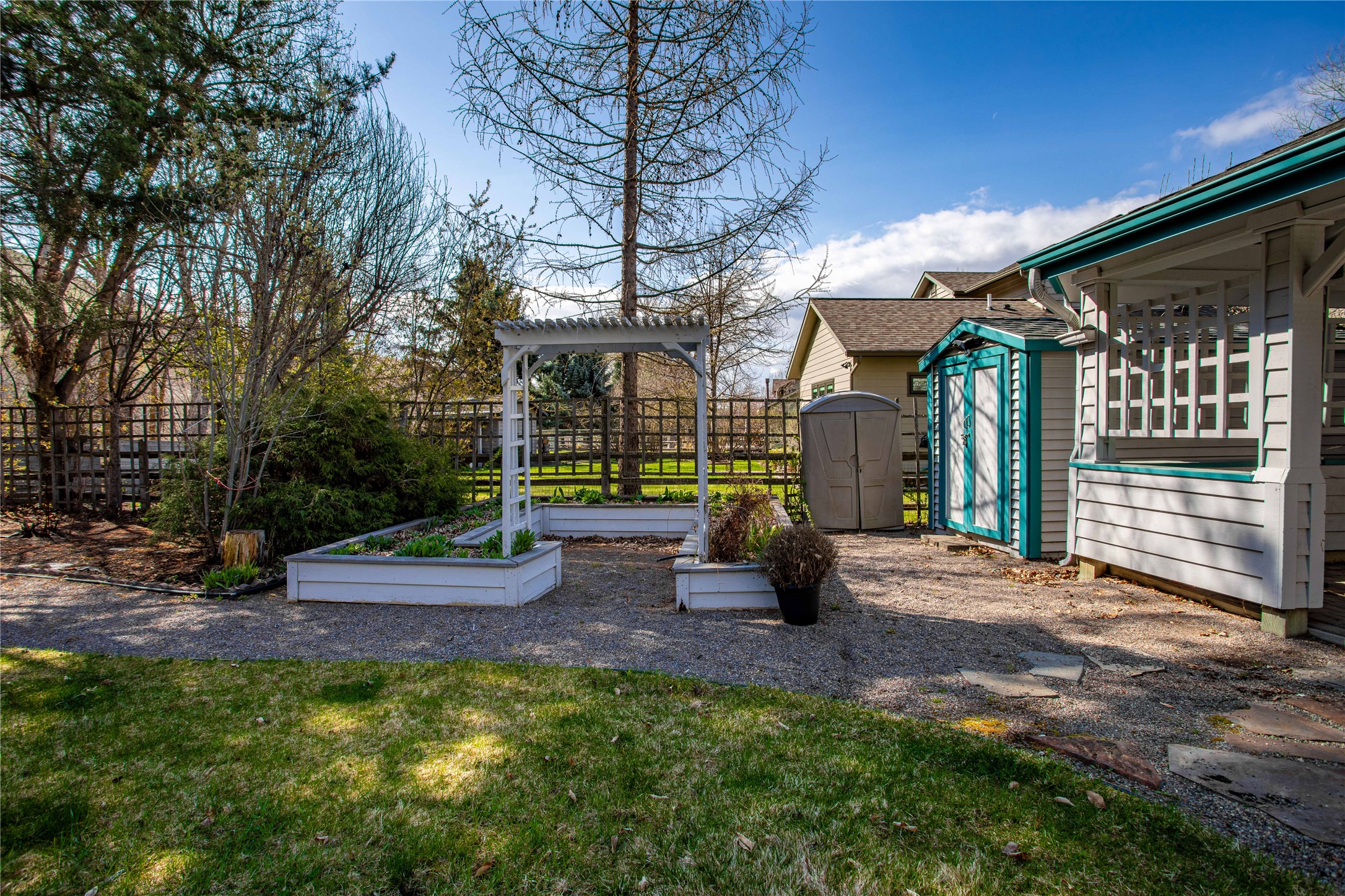 5444 Prospect Drive