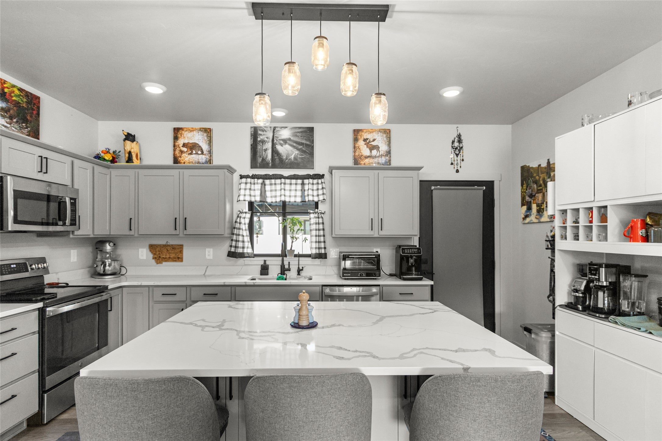 3414 Goldenrod Lane