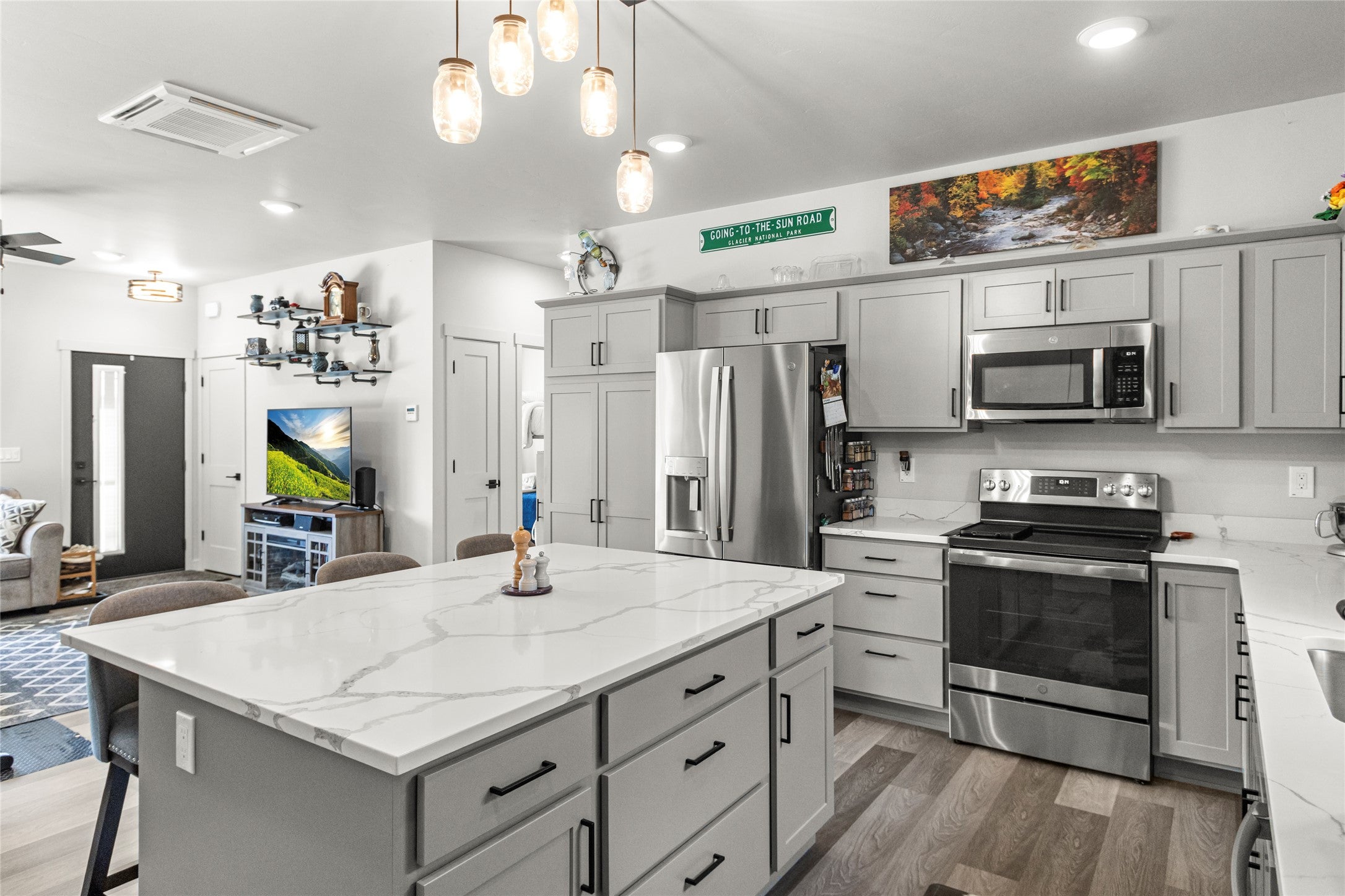 3414 Goldenrod Lane