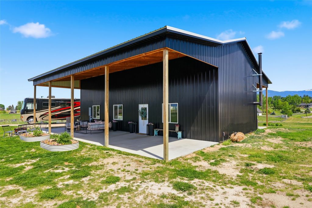 Photo of 669 Farm Way, Corvallis, MT 59828 (MLS # 30071058)