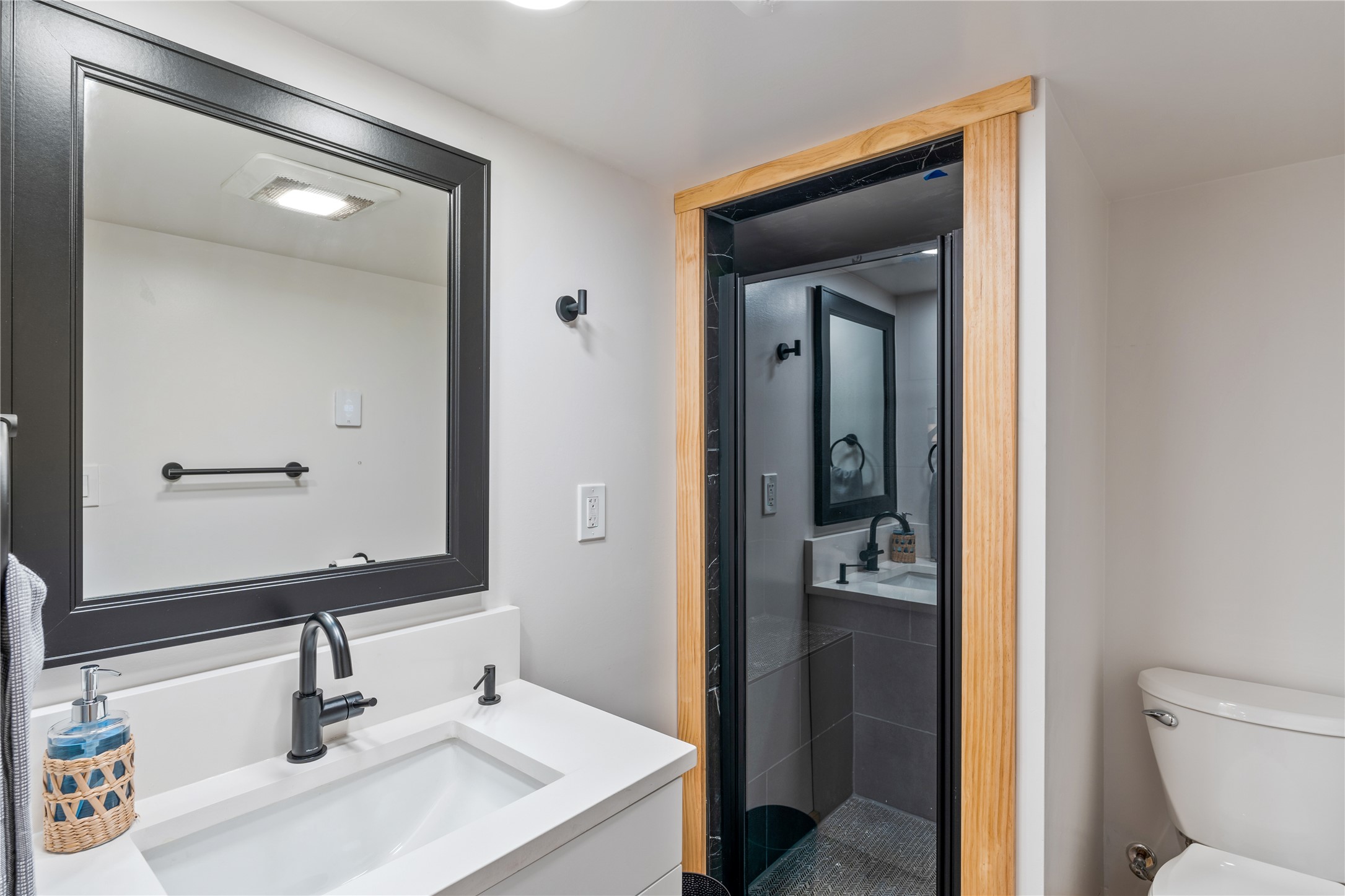 Elmo, Montana 59915, United States, 3 Bedrooms Bedrooms, ,4 BathroomsBathrooms,Residential,Active,252366