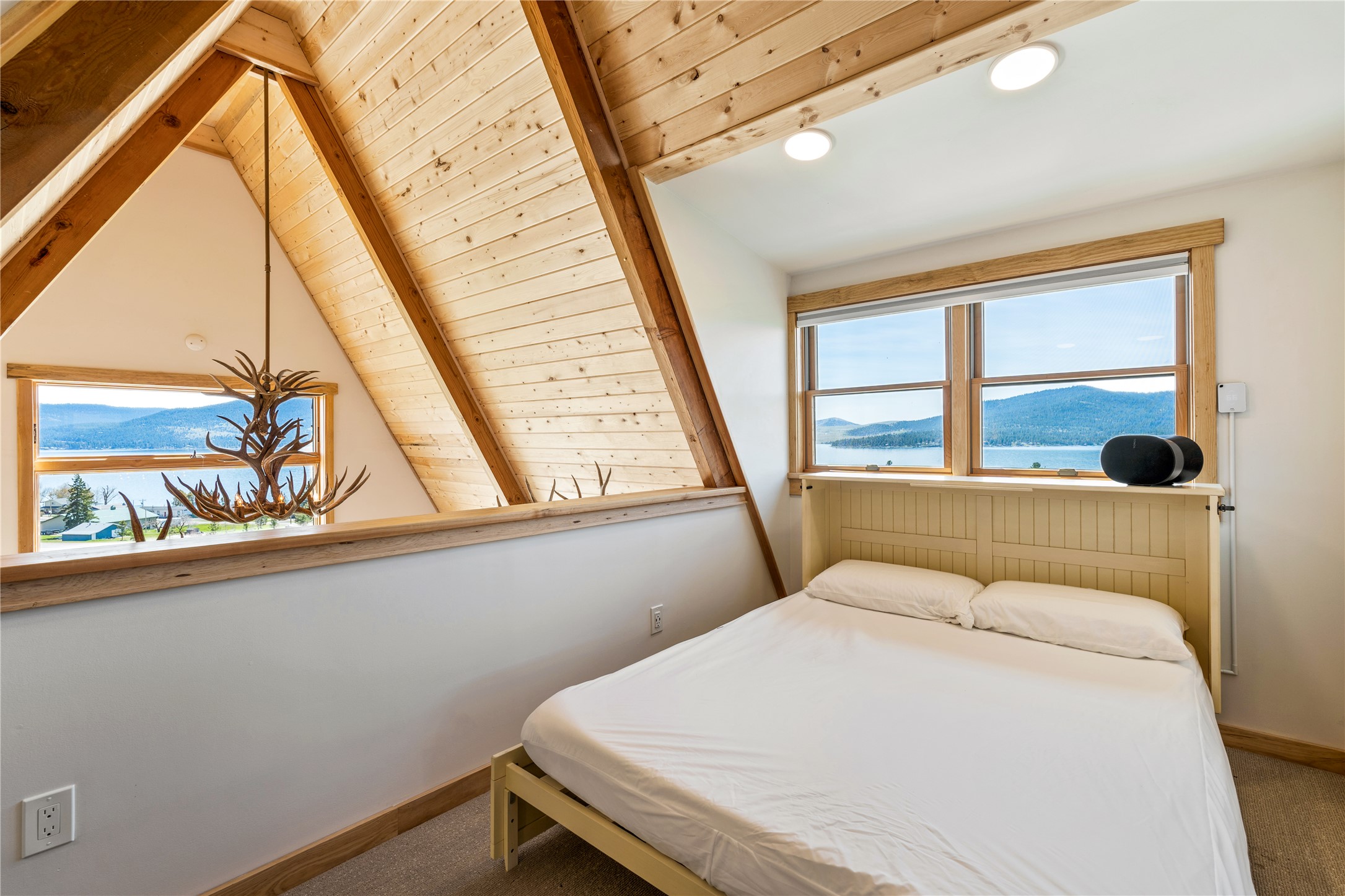 Elmo, Montana 59915, United States, 3 Bedrooms Bedrooms, ,4 BathroomsBathrooms,Residential,Active,252366