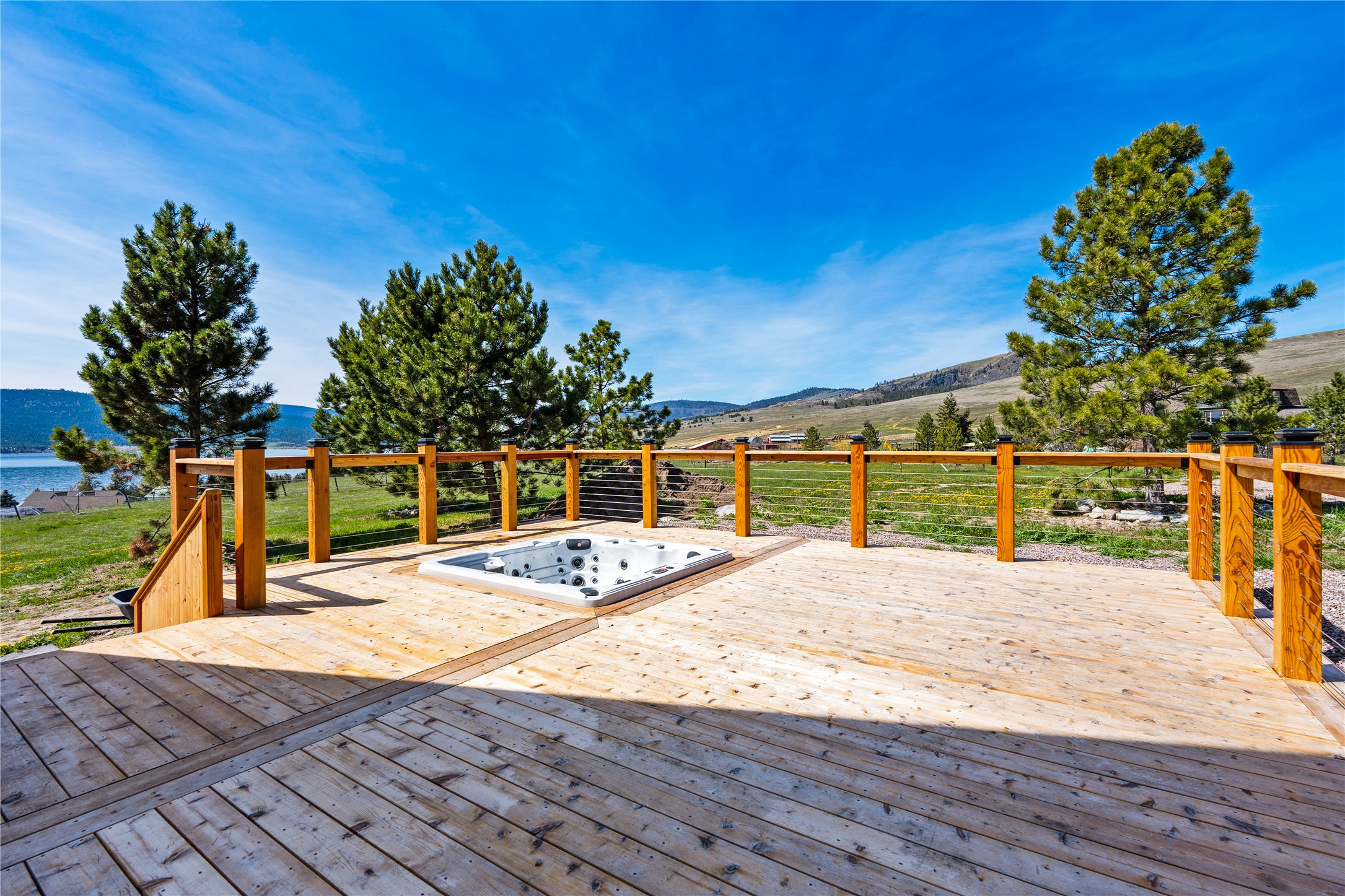 Elmo, Montana 59915, United States, 3 Bedrooms Bedrooms, ,4 BathroomsBathrooms,Residential,Active,252366