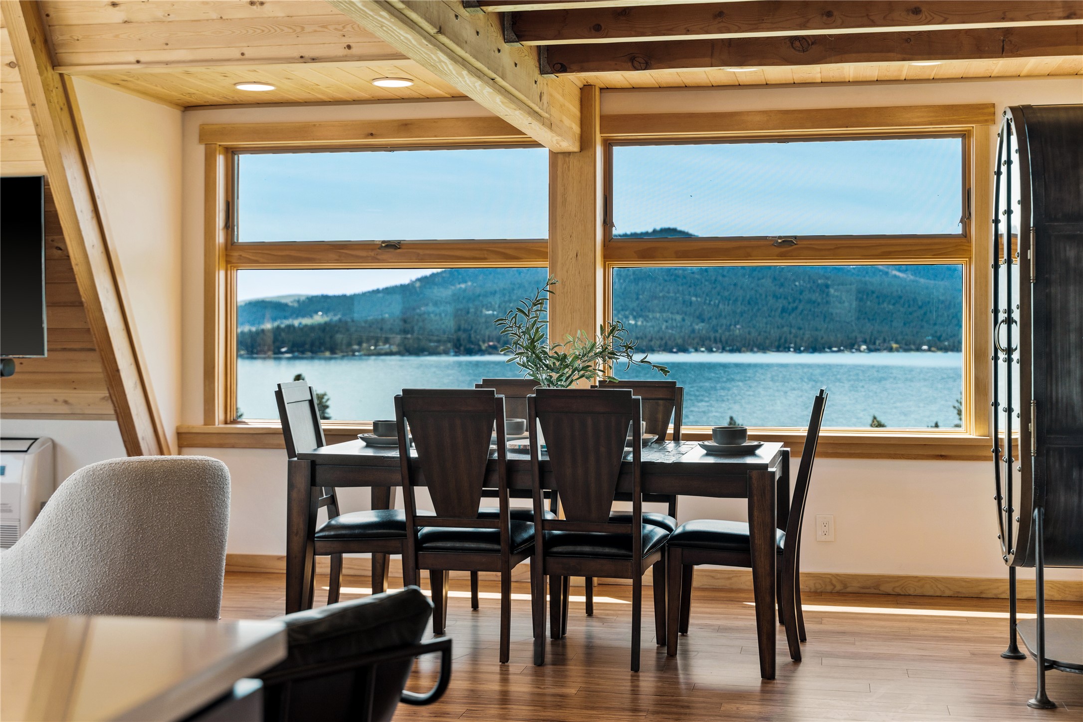 Elmo, Montana 59915, United States, 3 Bedrooms Bedrooms, ,4 BathroomsBathrooms,Residential,Active,252366