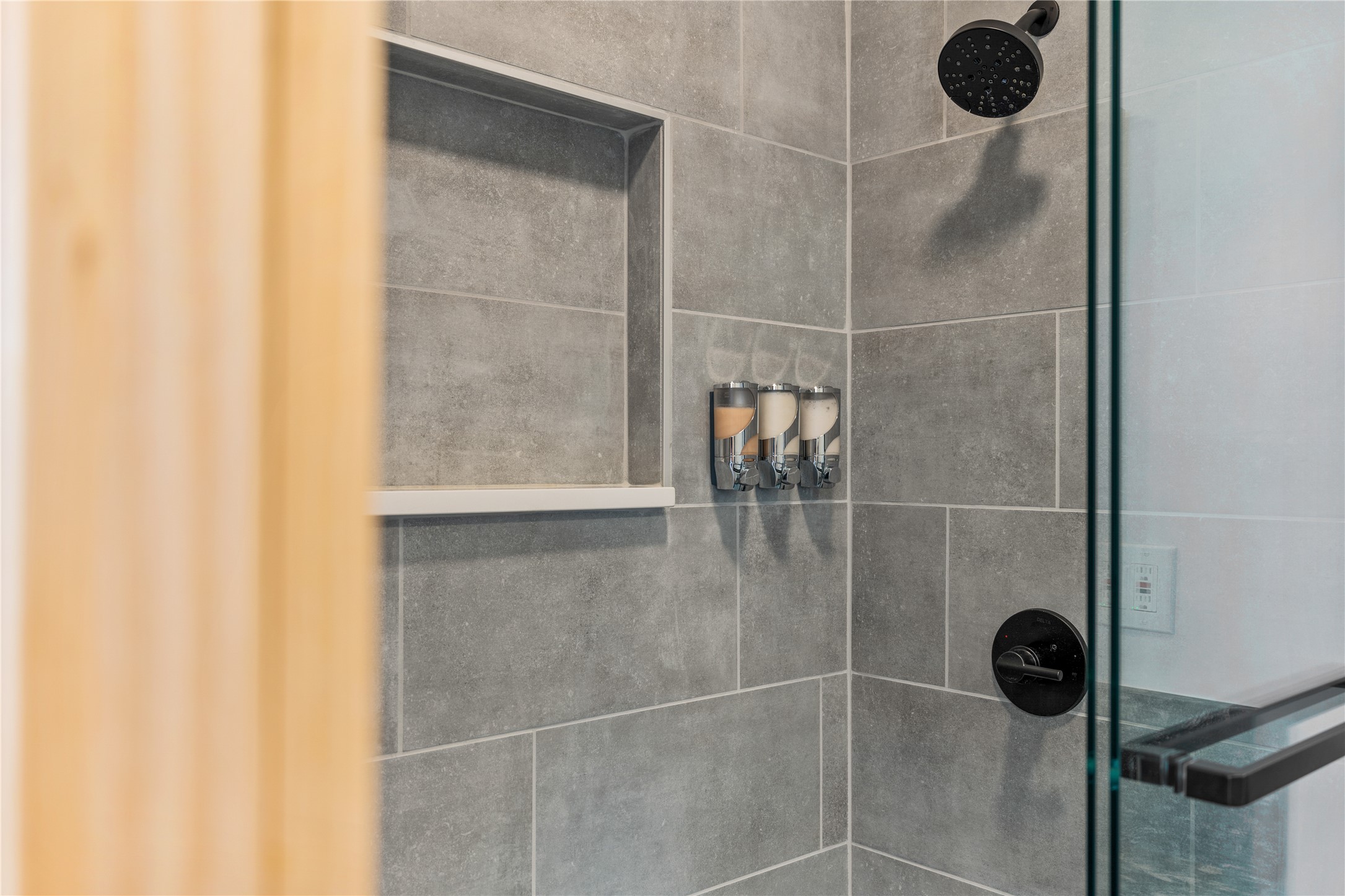 Elmo, Montana 59915, United States, 3 Bedrooms Bedrooms, ,4 BathroomsBathrooms,Residential,Active,252366