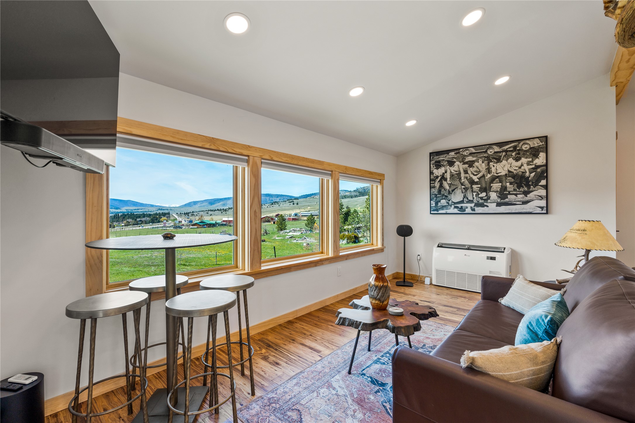 Elmo, Montana 59915, United States, 3 Bedrooms Bedrooms, ,4 BathroomsBathrooms,Residential,Active,252366