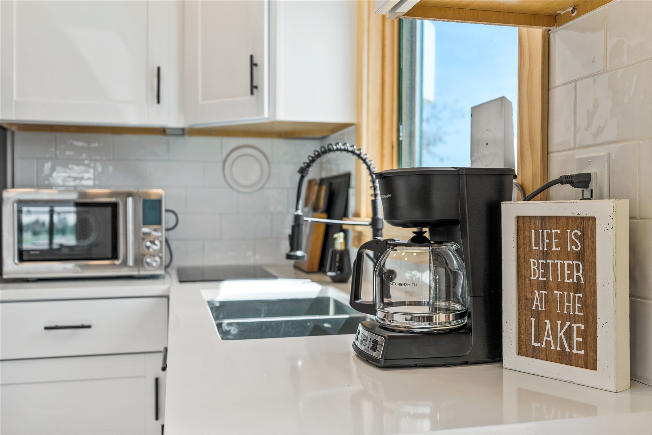 Elmo, Montana 59915, United States, 3 Bedrooms Bedrooms, ,4 BathroomsBathrooms,Residential,Active,252366