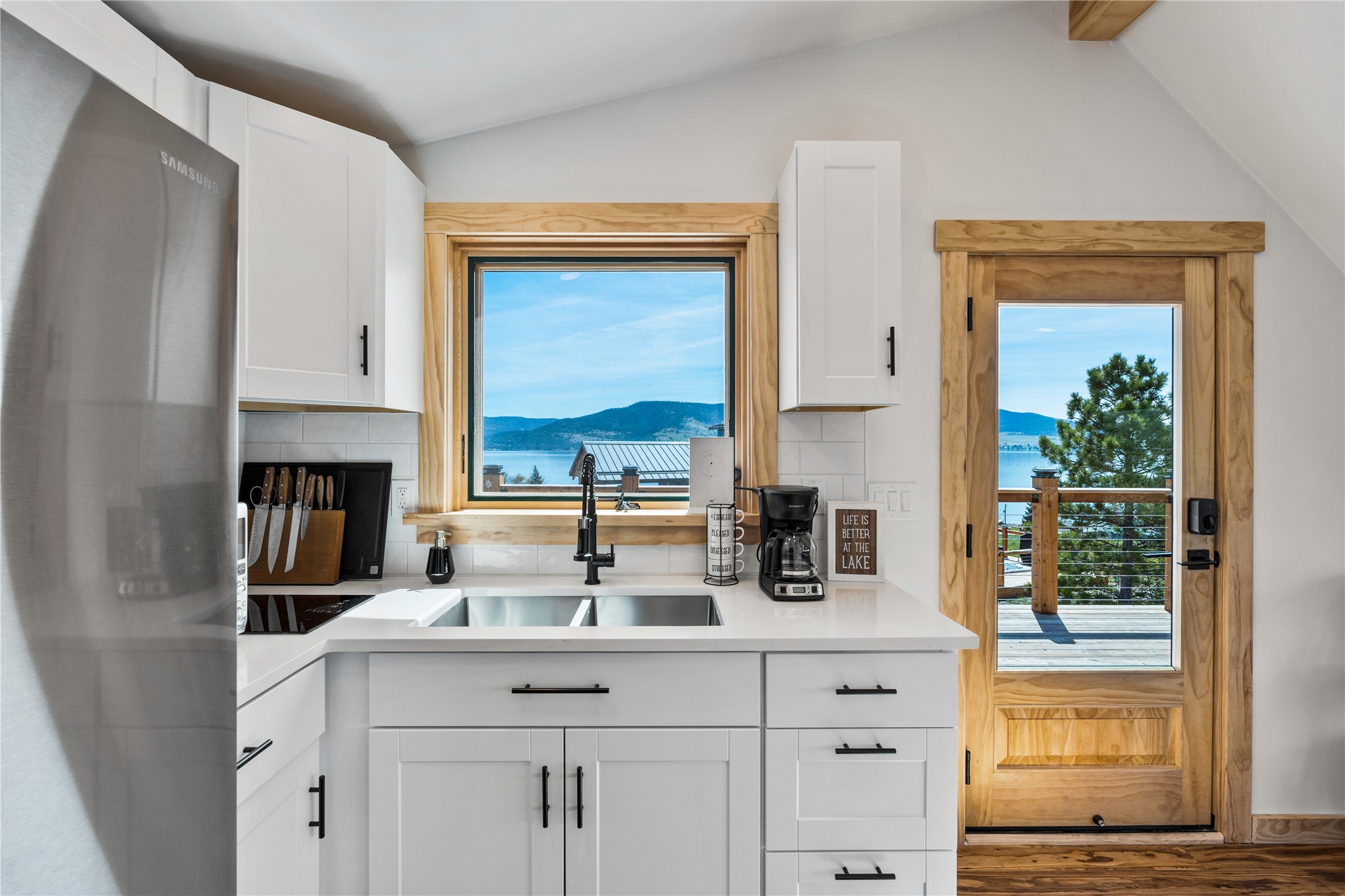 Elmo, Montana 59915, United States, 3 Bedrooms Bedrooms, ,4 BathroomsBathrooms,Residential,Active,252366