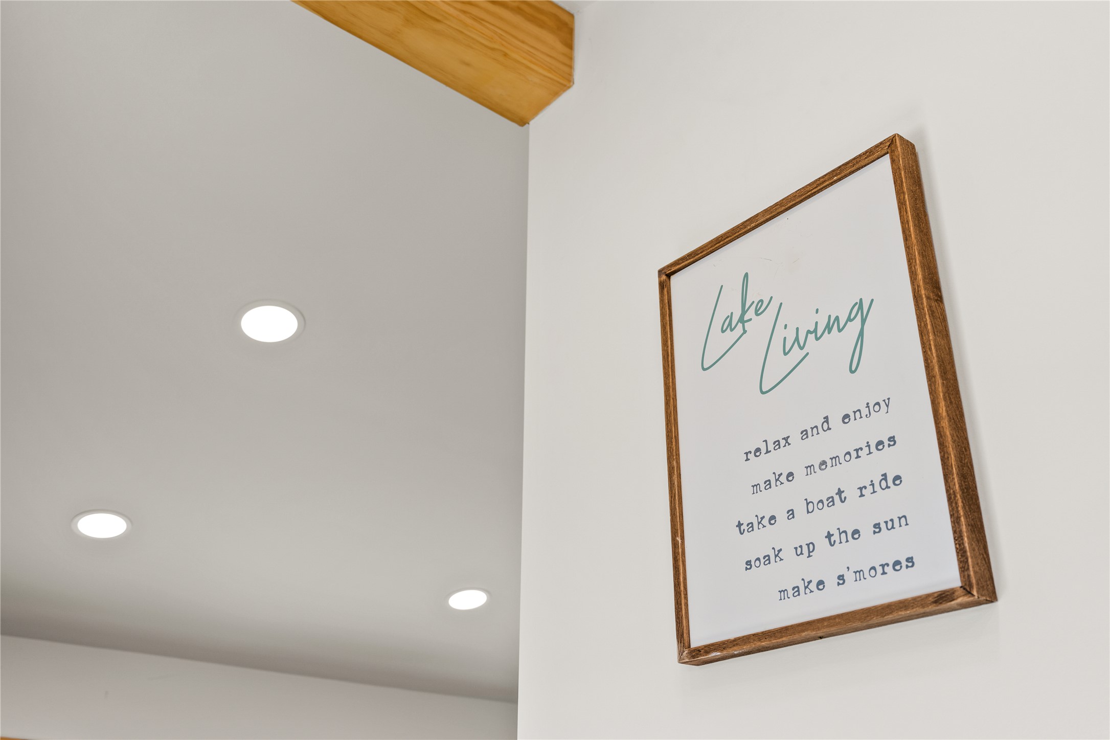 Elmo, Montana 59915, United States, 3 Bedrooms Bedrooms, ,4 BathroomsBathrooms,Residential,Active,252366