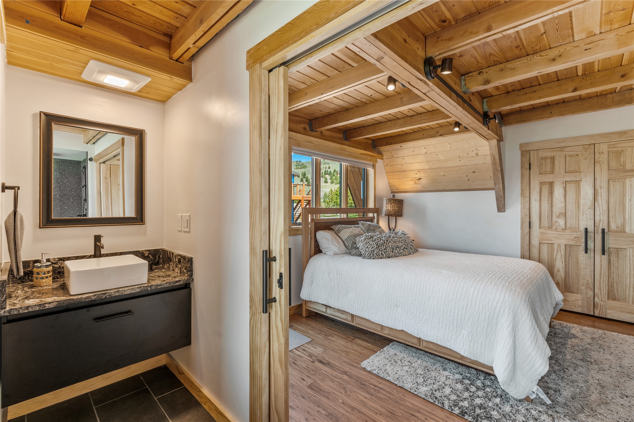 Elmo, Montana 59915, United States, 3 Bedrooms Bedrooms, ,4 BathroomsBathrooms,Residential,Active,252366