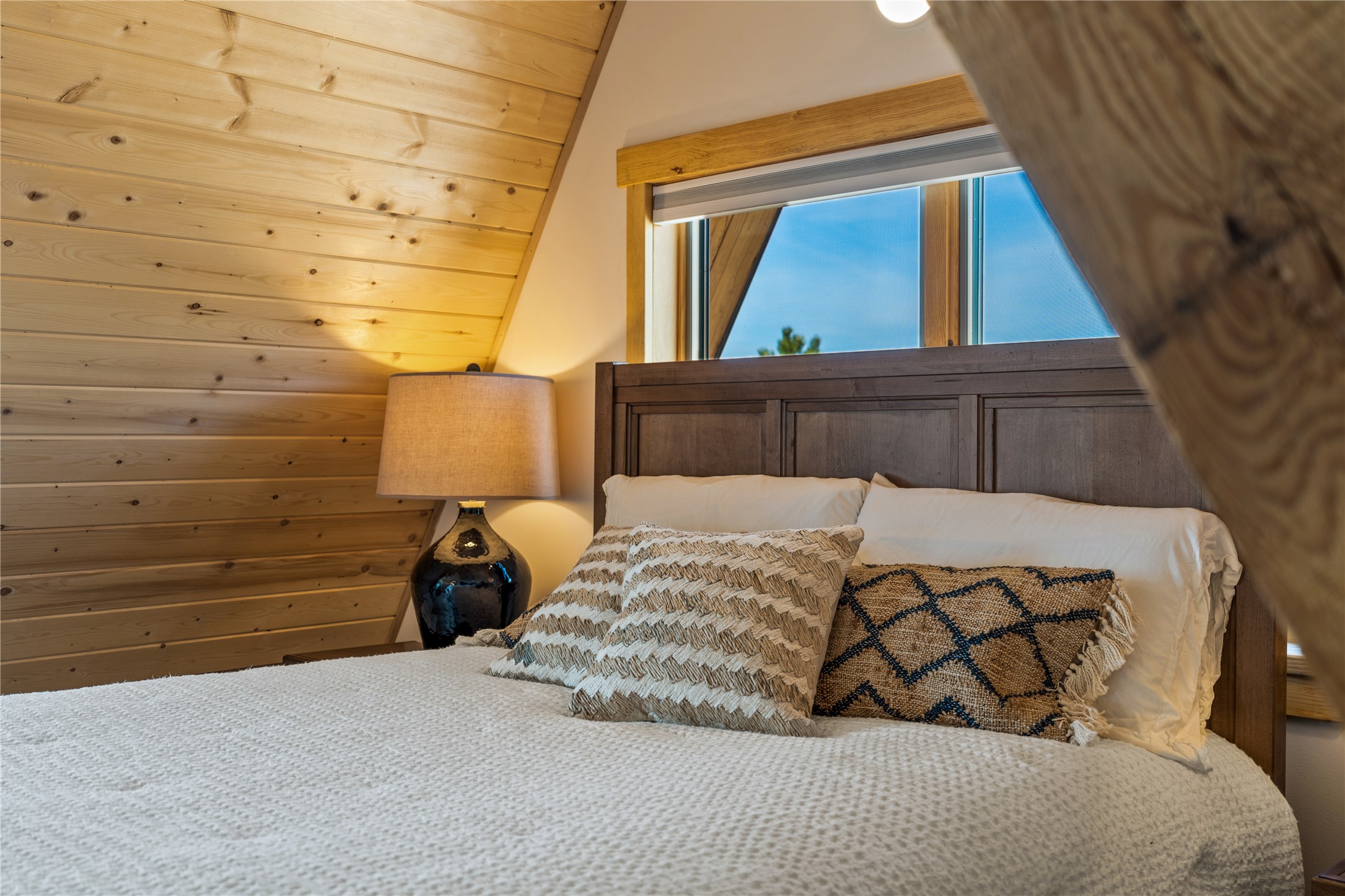 Elmo, Montana 59915, United States, 3 Bedrooms Bedrooms, ,4 BathroomsBathrooms,Residential,Active,252366