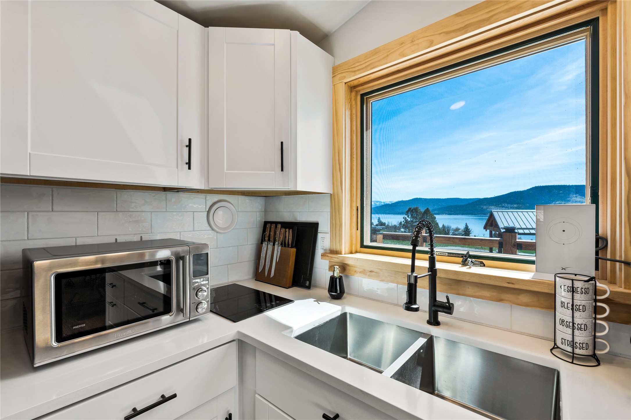 Elmo, Montana 59915, United States, 3 Bedrooms Bedrooms, ,4 BathroomsBathrooms,Residential,Active,252366