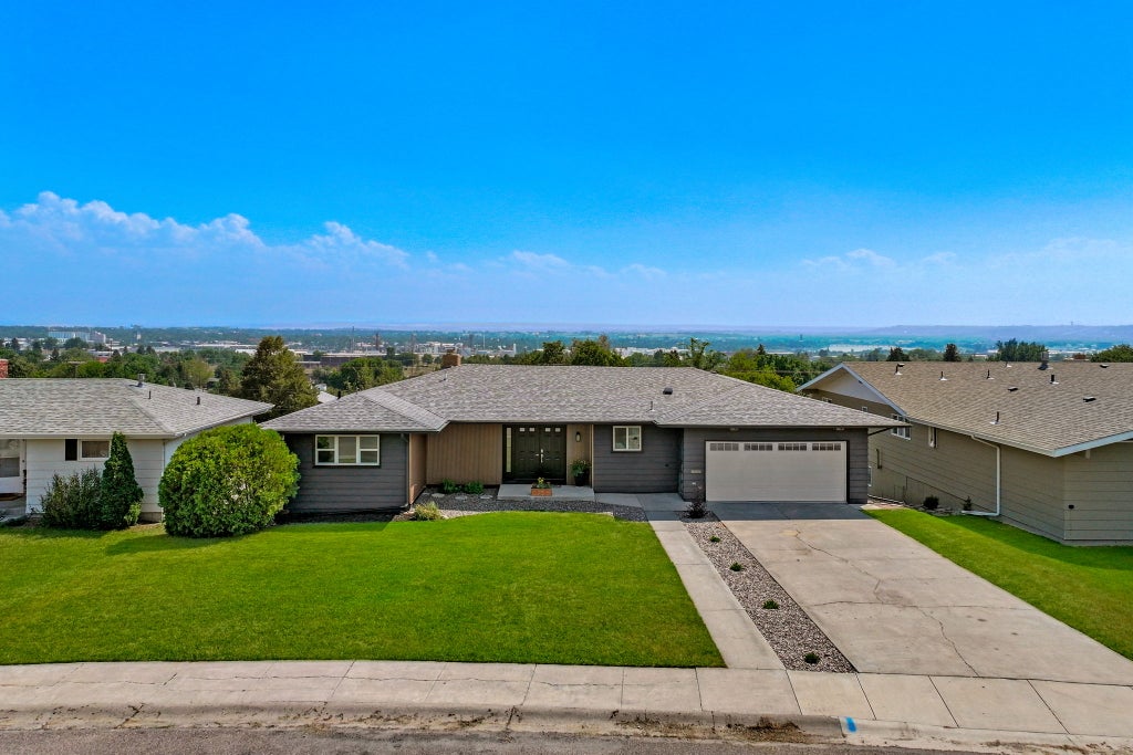 Photo of 728 33rd Avenue NE, Great Falls, MT 59404 (MLS # 30075856)