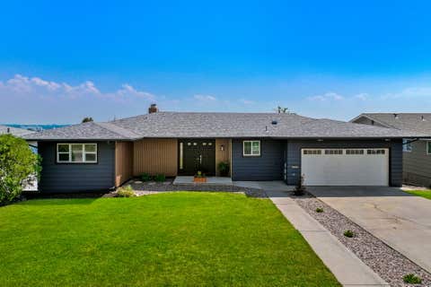 Photo of 728 33rd Avenue NE, Great Falls, MT 59404 (MLS # 30075856)