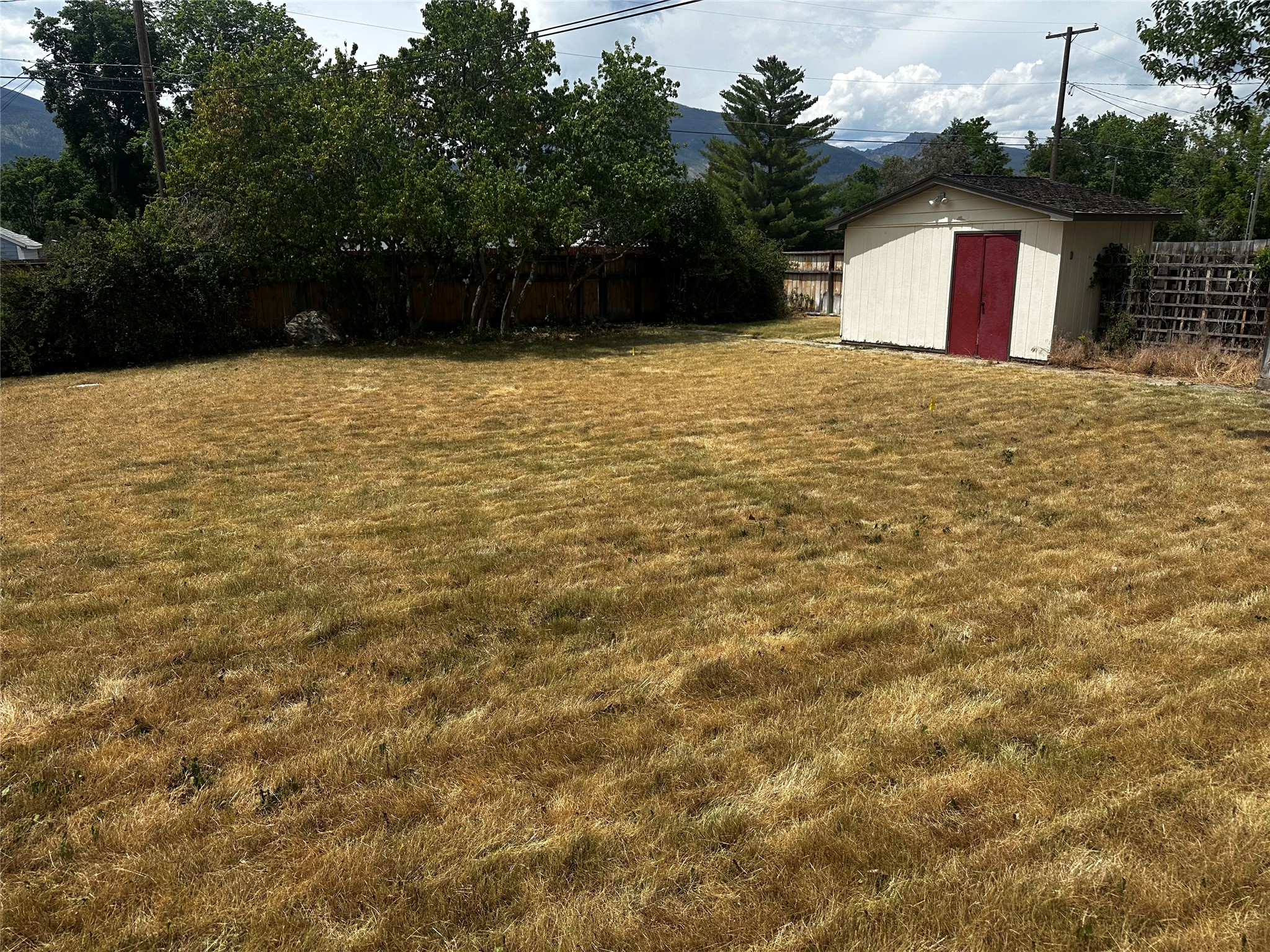 Photo 1 of 5 — 607 Saranac Avenue, Hamilton, MT 59840