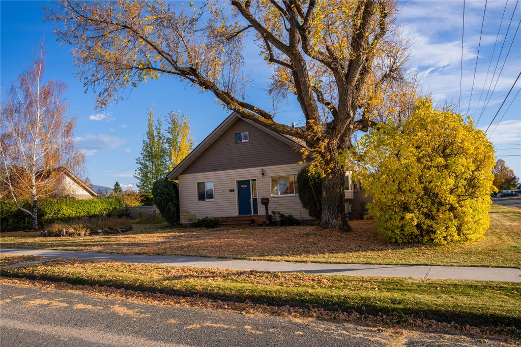Photo of 800 St Marys Avenue, Deer Lodge, MT 59722 (MLS # 30079975)