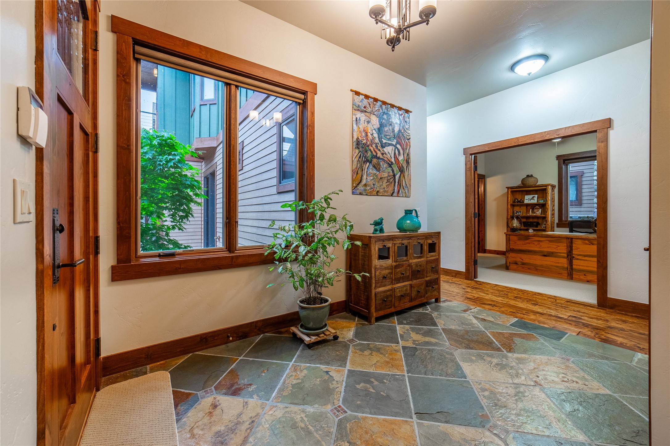 602 6th Street W