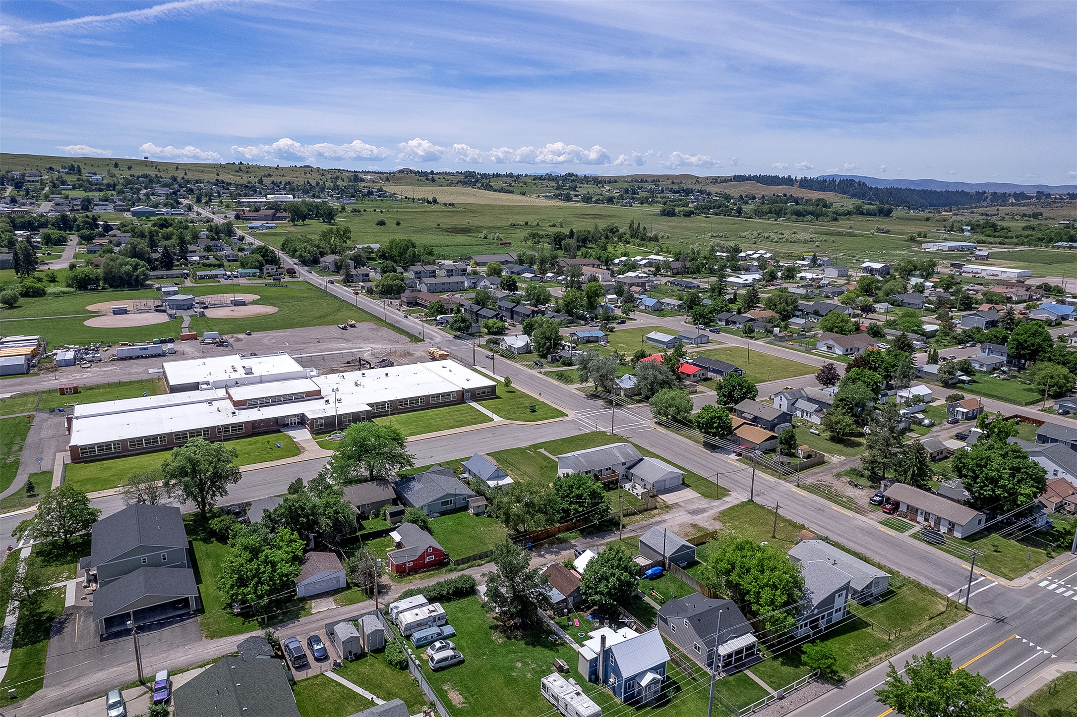 114 8th Avenue W
