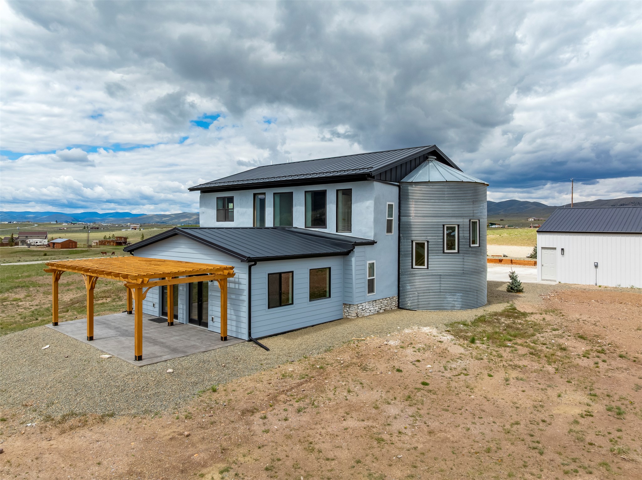 5730 Racehorse Loop