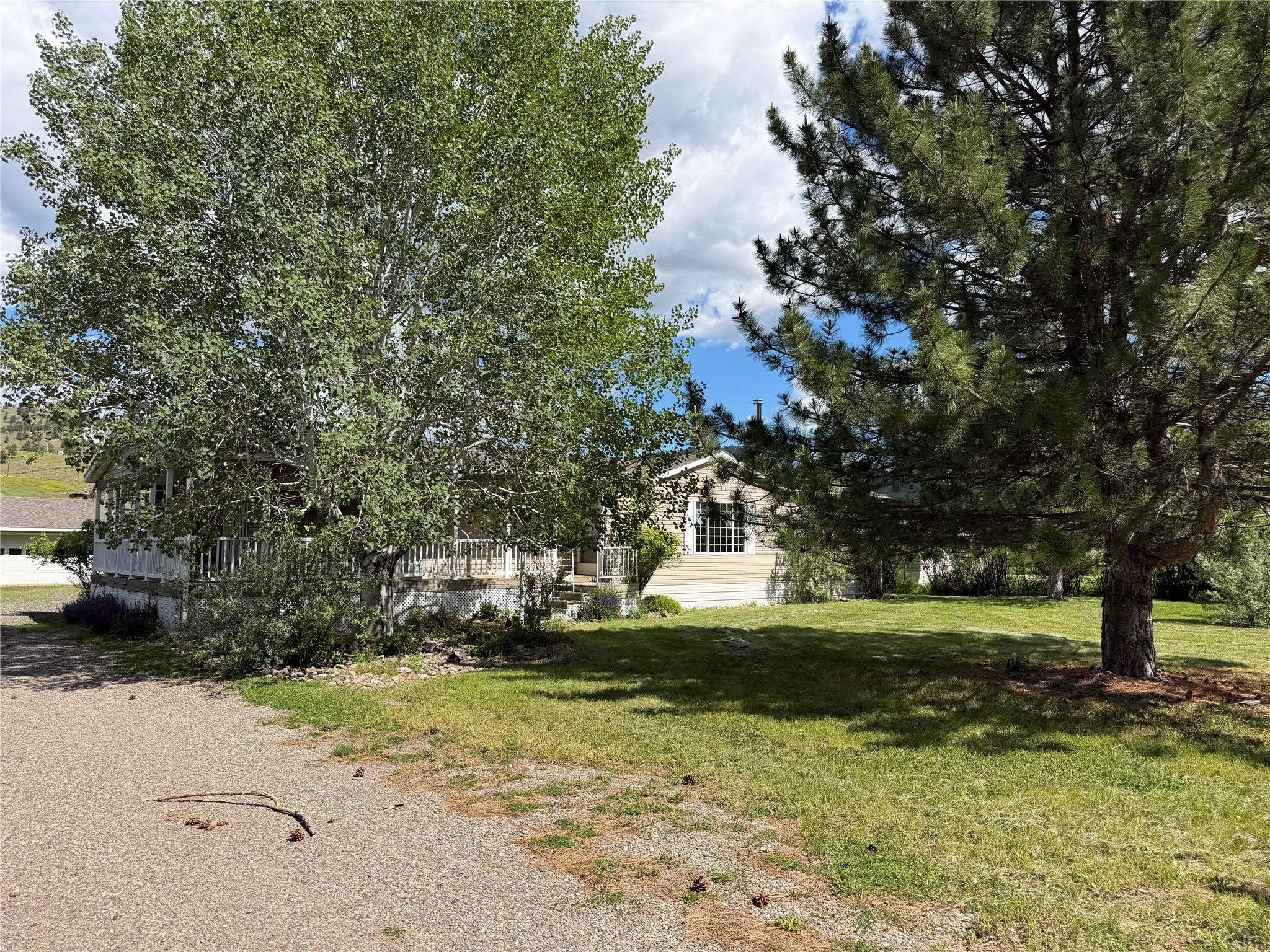 29 River Drive