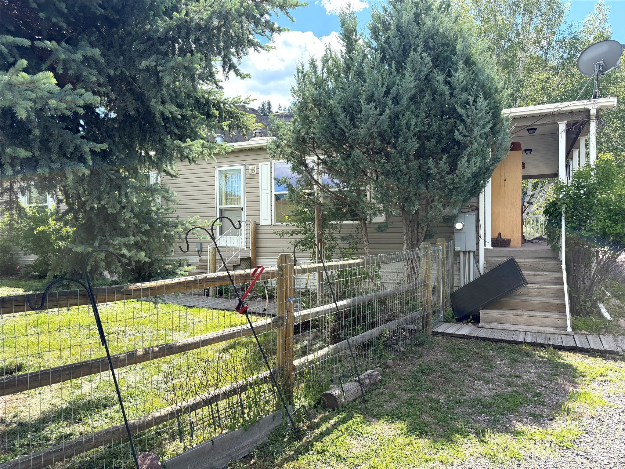 29 River Drive