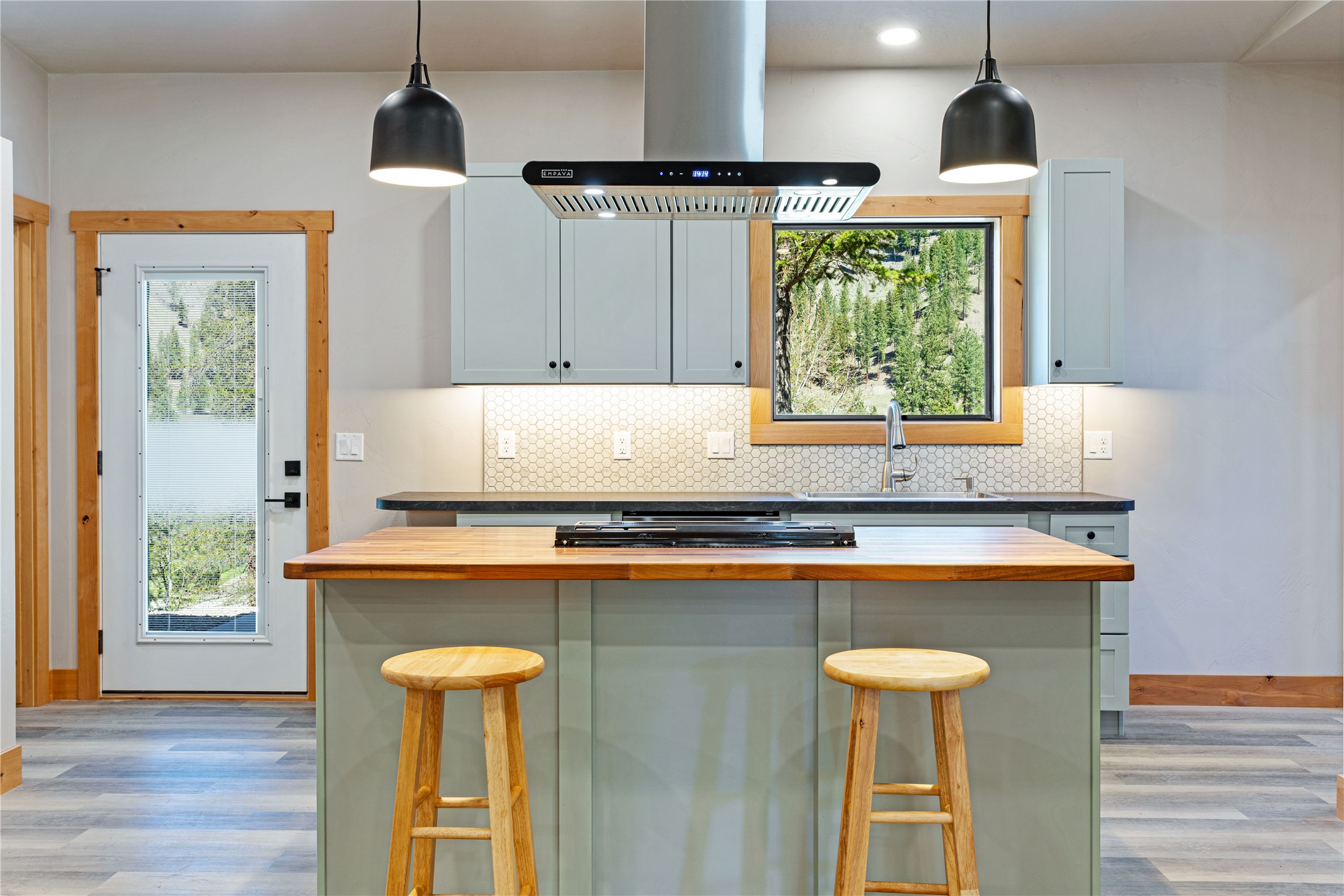 Superior, Montana 59872, United States, 3 Bedrooms Bedrooms, ,3 BathroomsBathrooms,Residential,Active,114490