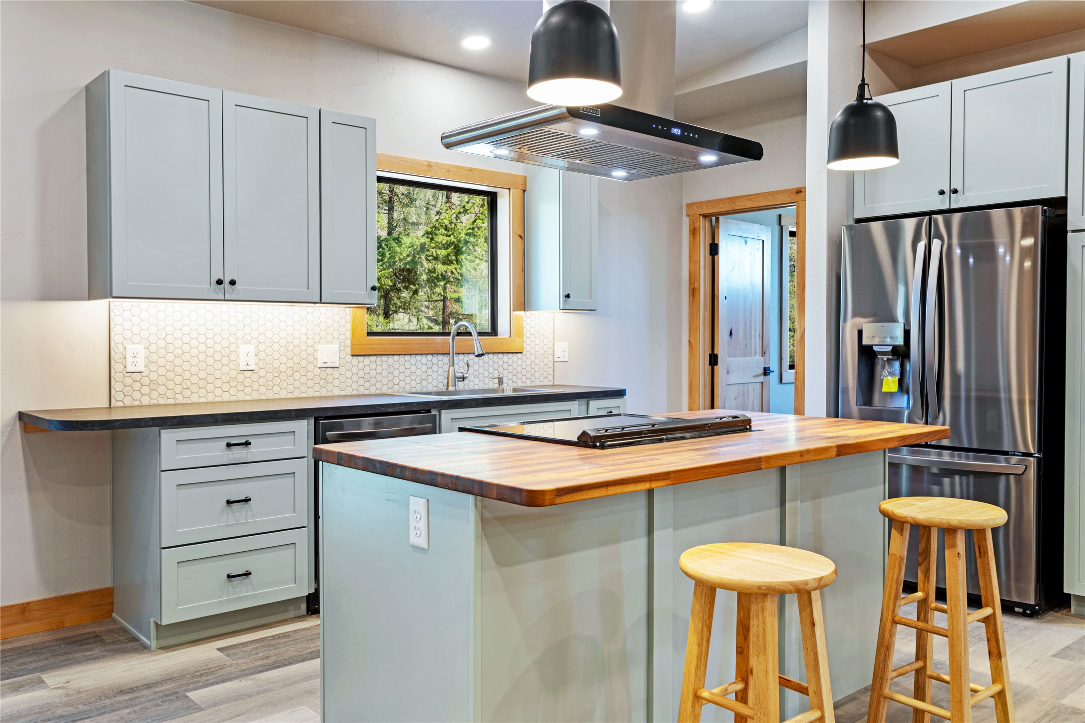 Superior, Montana 59872, United States, 3 Bedrooms Bedrooms, ,3 BathroomsBathrooms,Residential,Active,114490