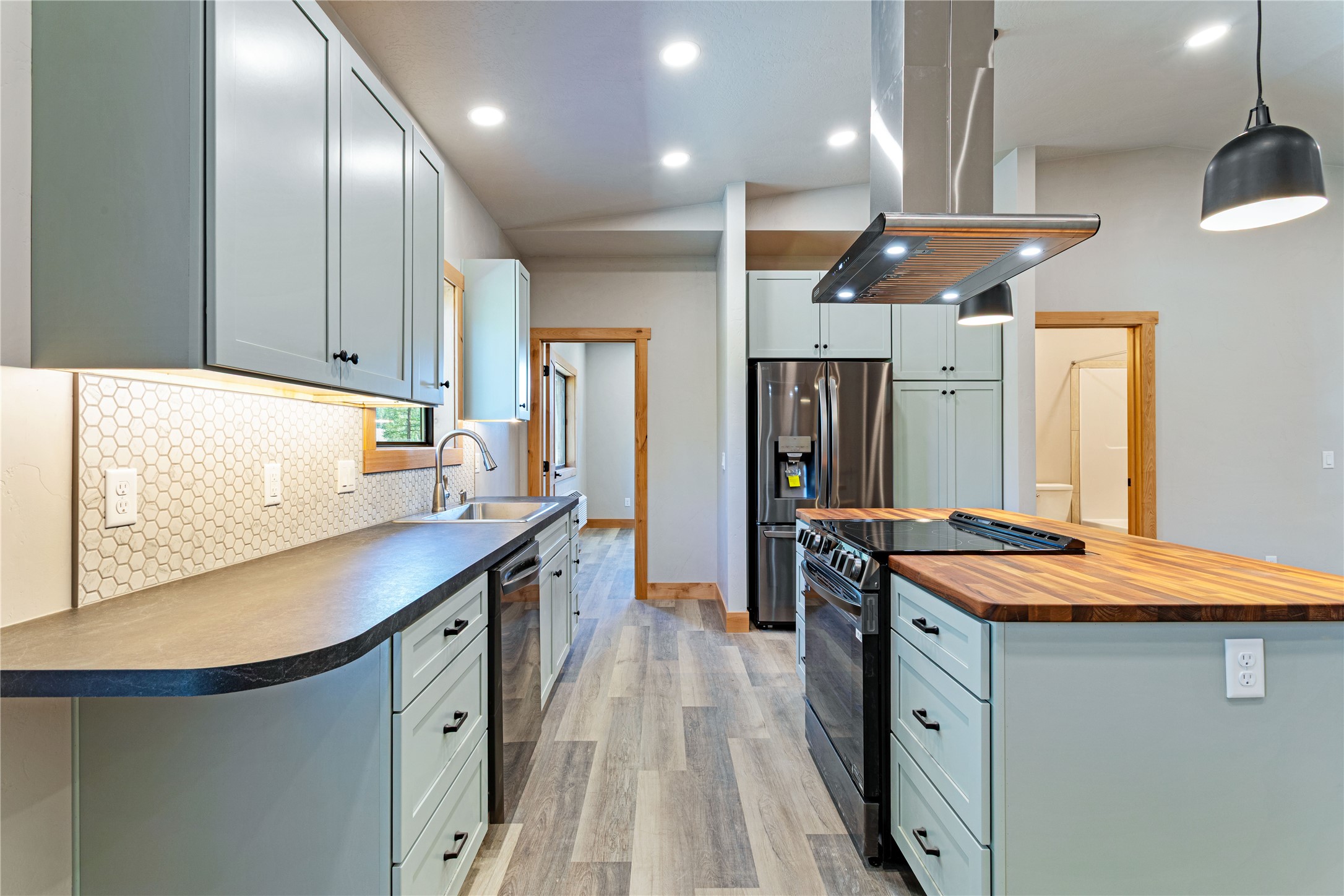 Superior, Montana 59872, United States, 3 Bedrooms Bedrooms, ,3 BathroomsBathrooms,Residential,Active,114490