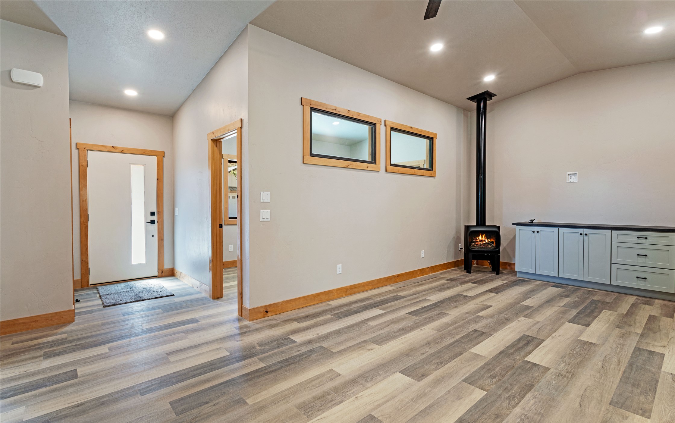 Superior, Montana 59872, United States, 3 Bedrooms Bedrooms, ,3 BathroomsBathrooms,Residential,Active,114490