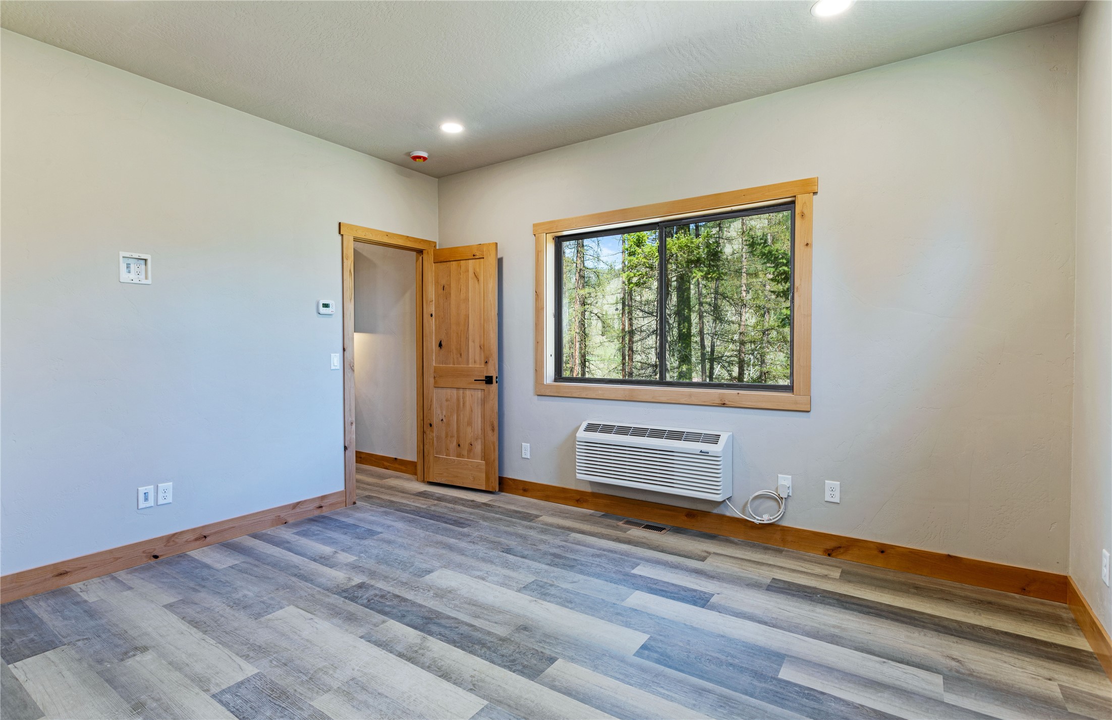 Superior, Montana 59872, United States, 3 Bedrooms Bedrooms, ,3 BathroomsBathrooms,Residential,Active,114490