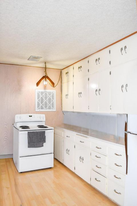 414 & 414 1/2 Buchanan Street SW Ronan MT 59864