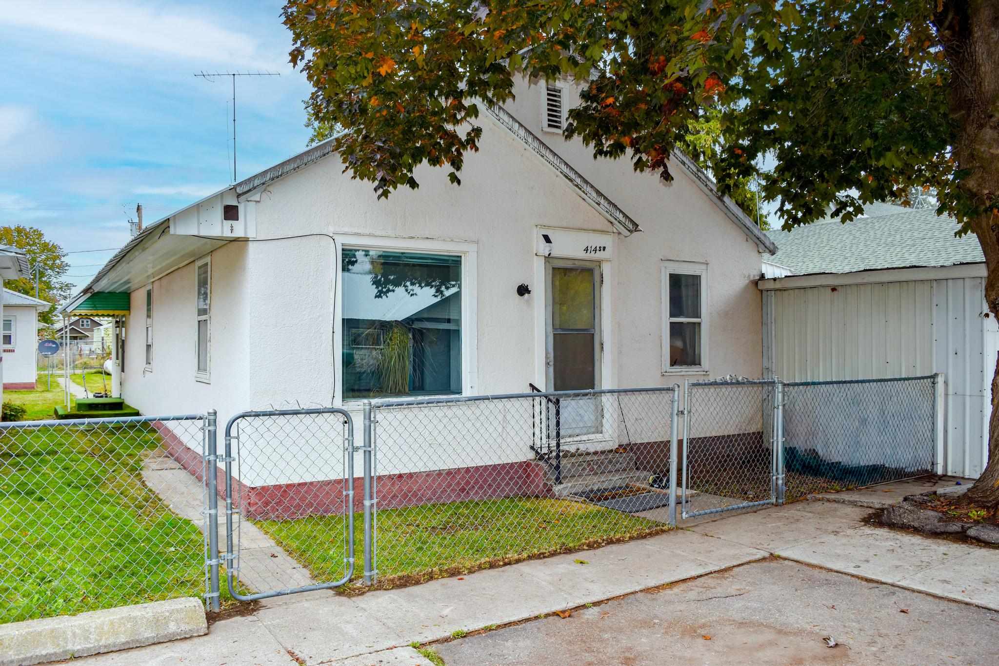 414 & 414 1/2 Buchanan Street SW