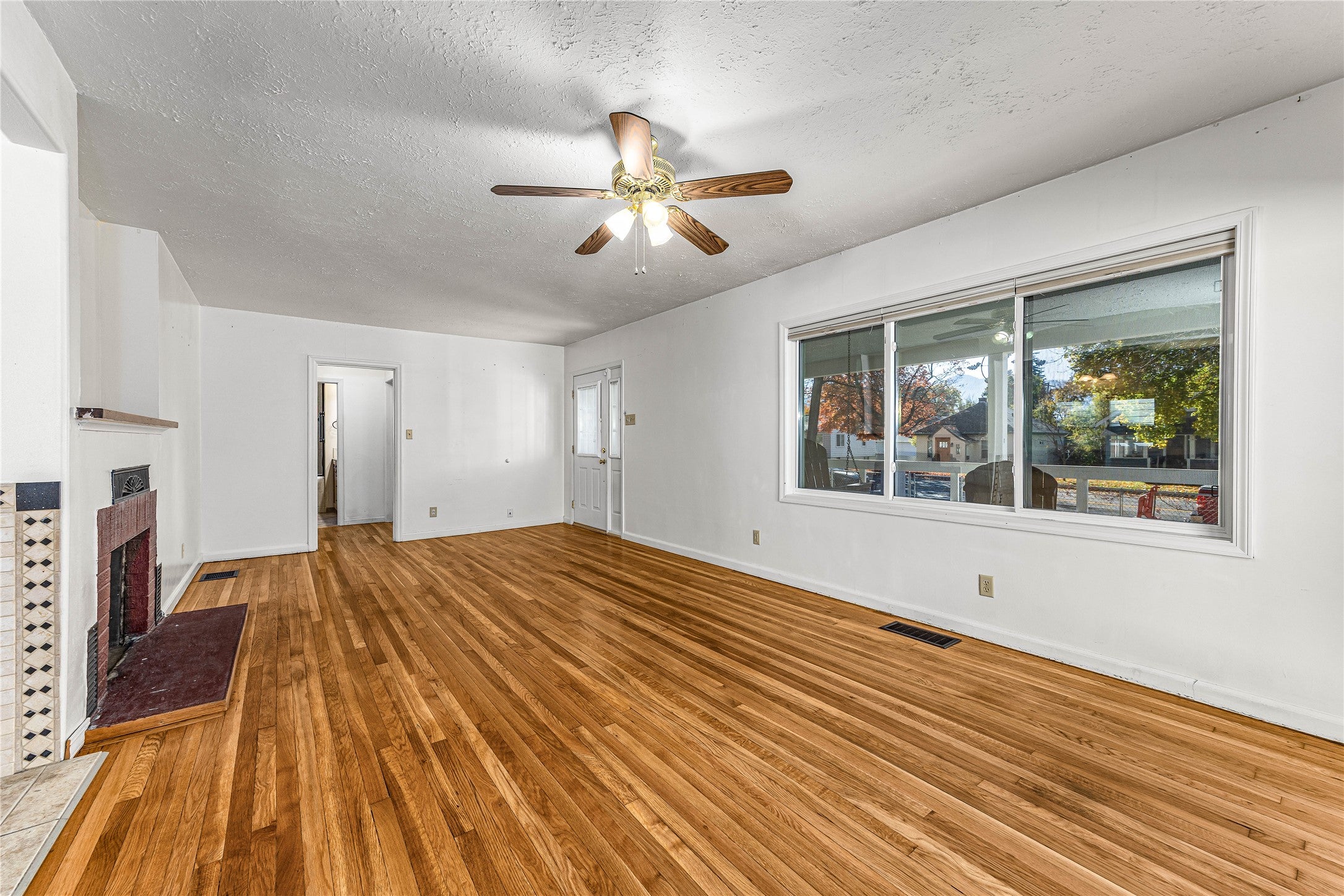 1216 S 3rd Street W