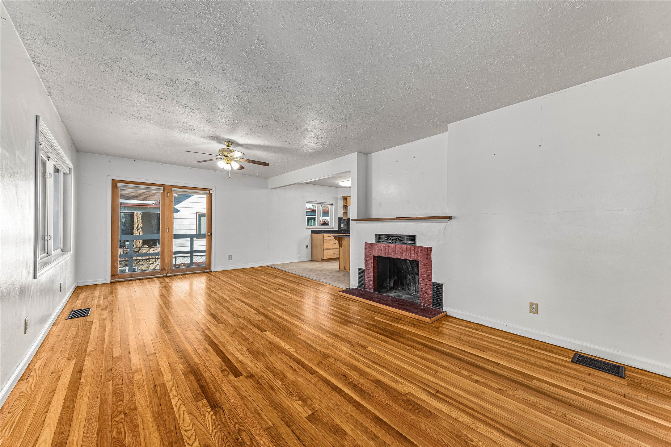 1216 S 3rd Street W