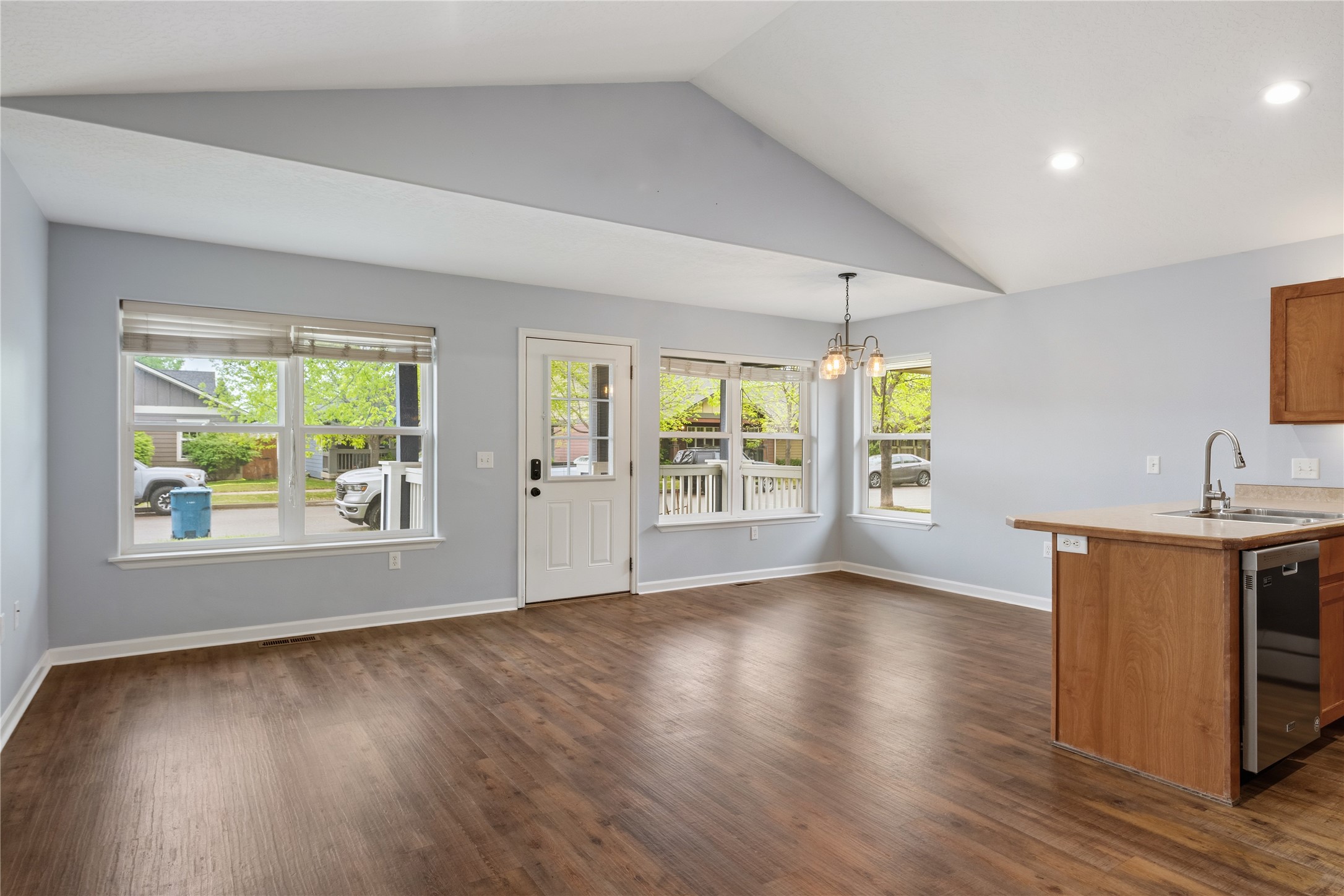 5168 Excalibur Way