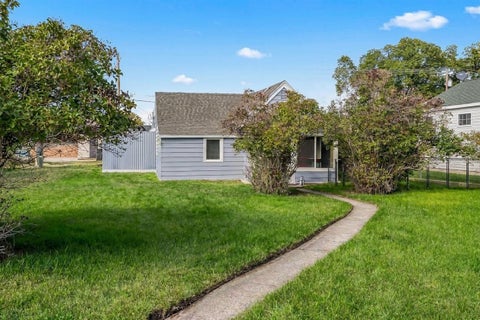 Photo of 1618 Livingston Avenue, Helena, MT 59601 (MLS # 30080305)