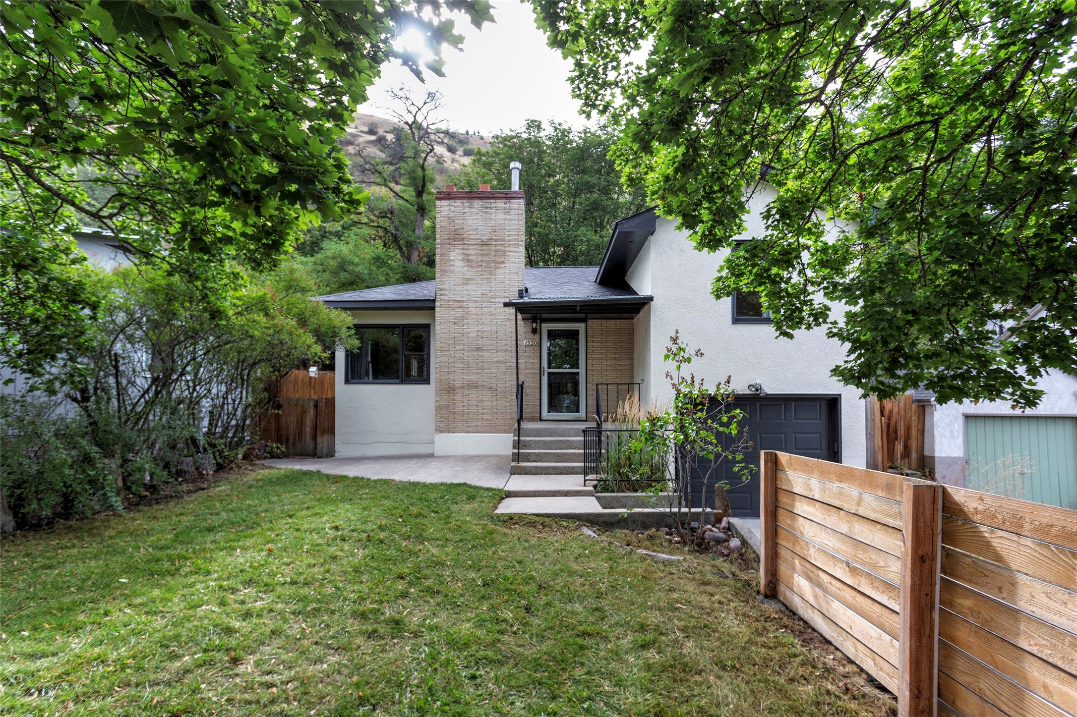 1520 Van Buren Street