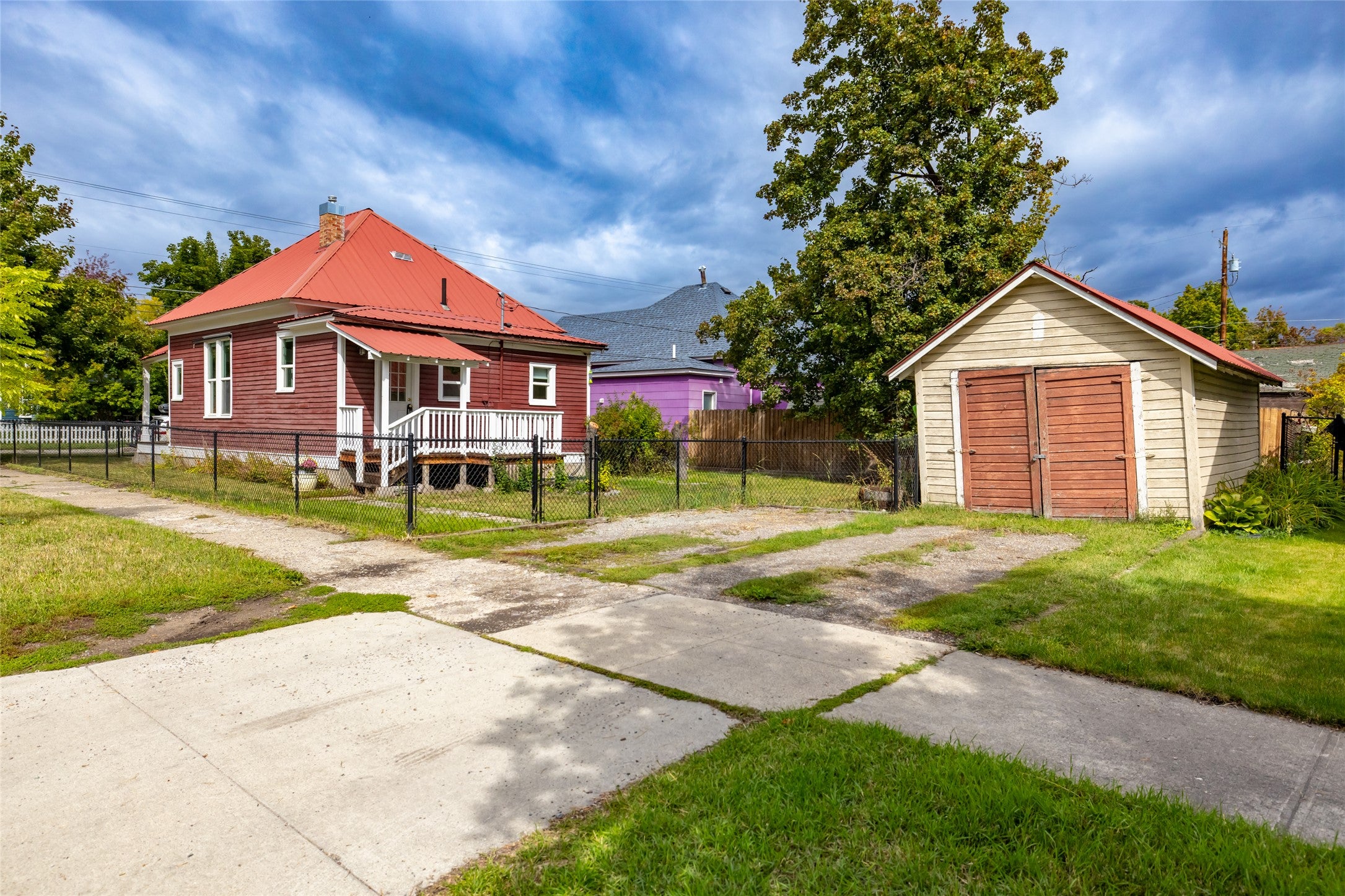 303 5th Avenue W