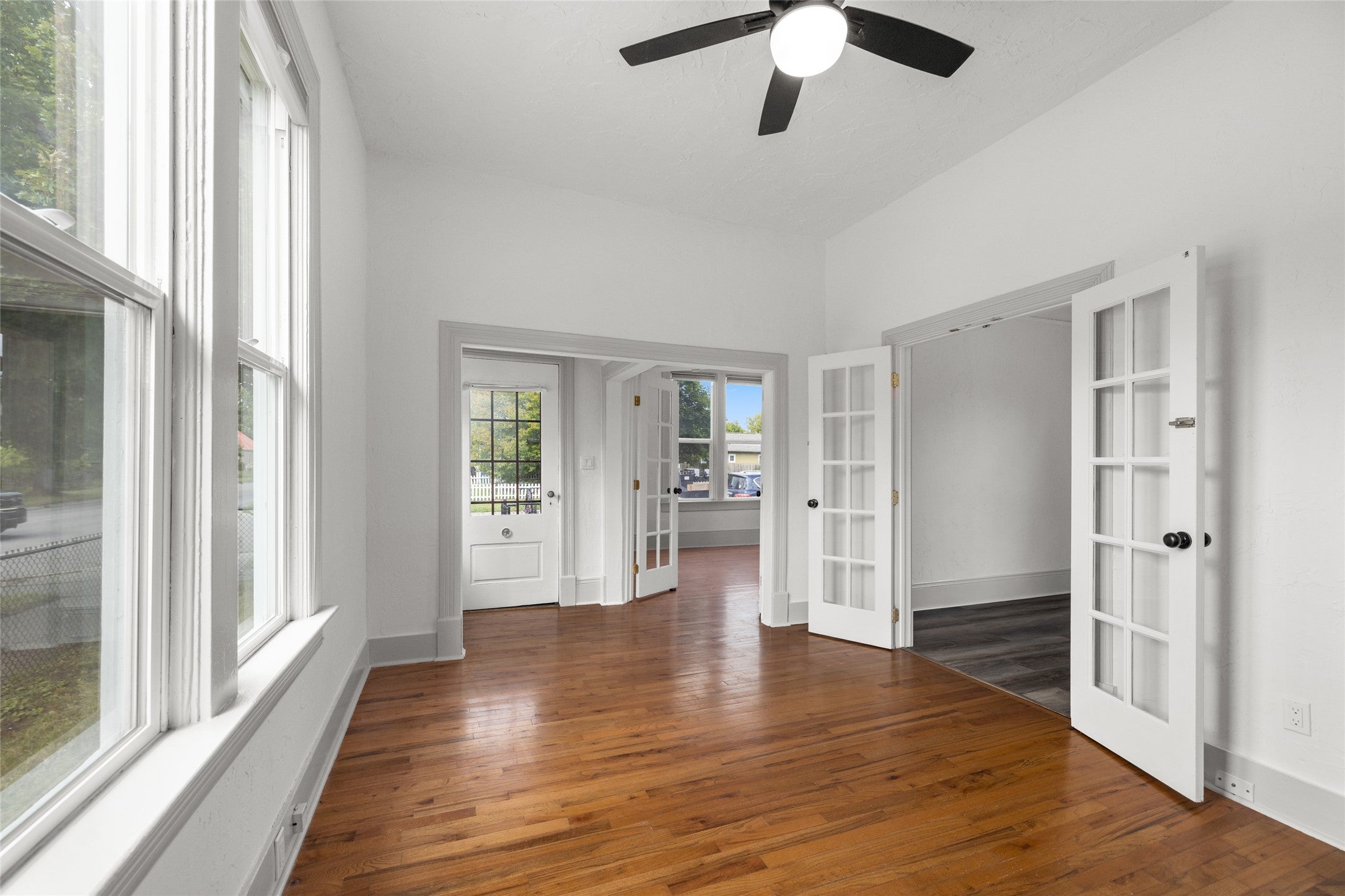 303 5th Avenue W